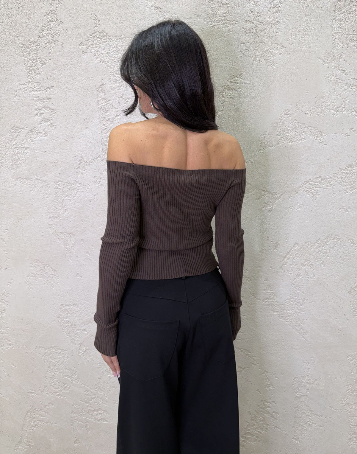 Maglia crop scollo a barchetta