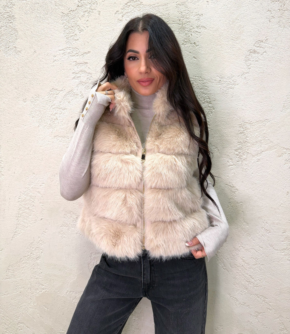Gilet "Furry" in ecopelliccia con zip