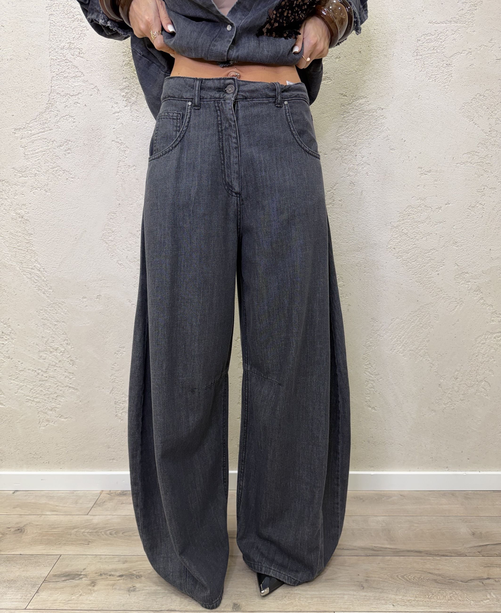 jeans modello louvre barrel fit