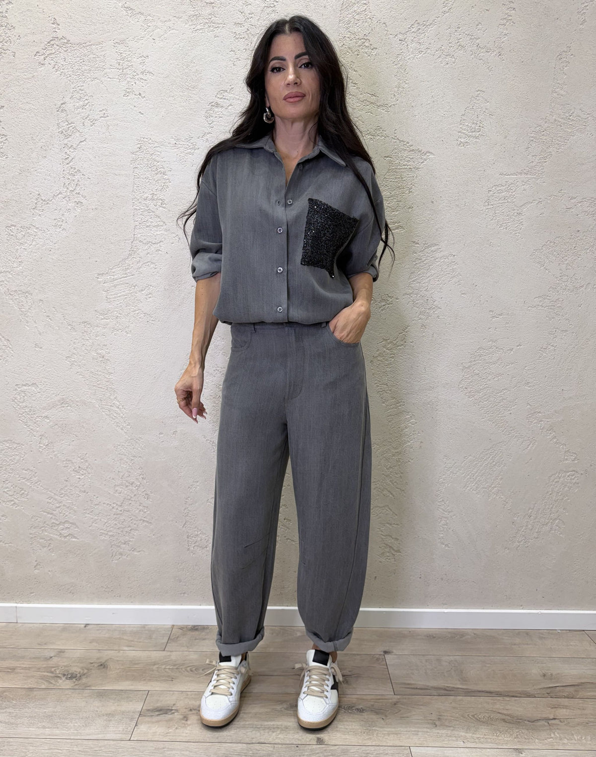 Pantalone barrel fit in lyocell con elastico