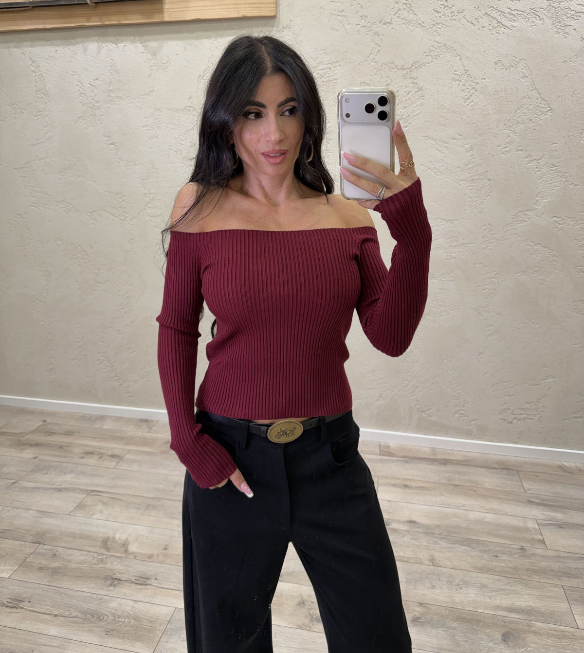 Maglia crop scollo a barchetta