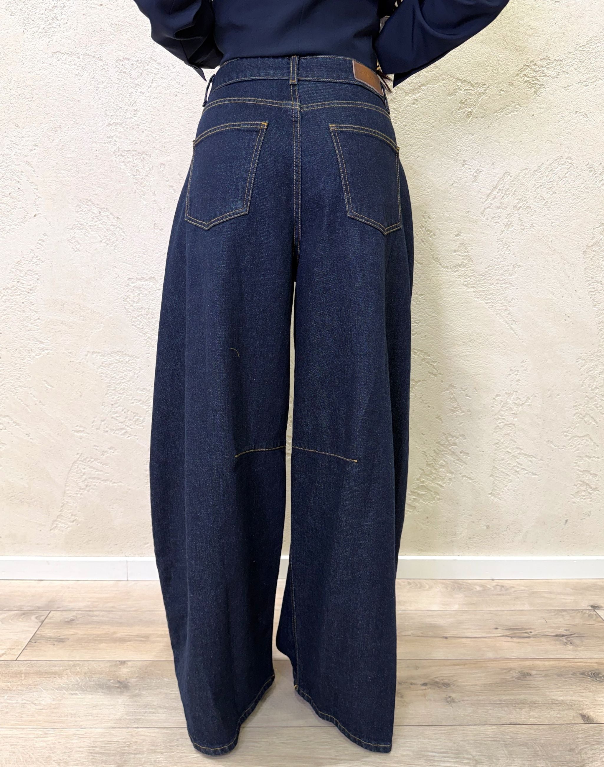 jeans modello louvre barrel fit