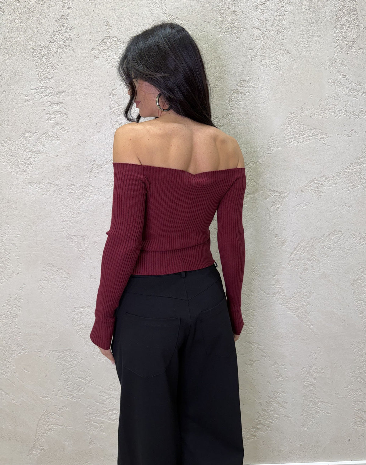 Maglia crop scollo a barchetta
