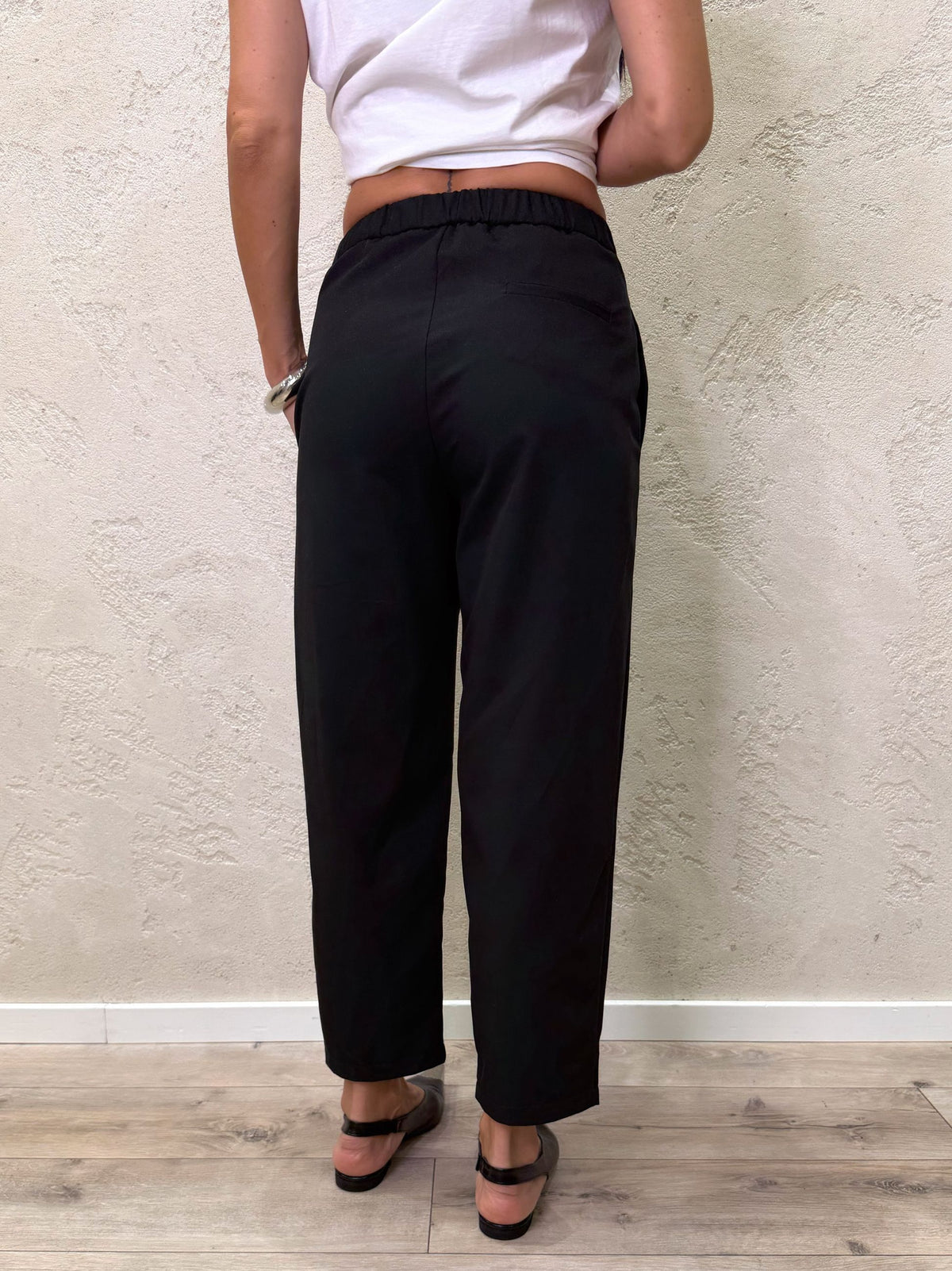 Pantalone dritto a gamba morbida