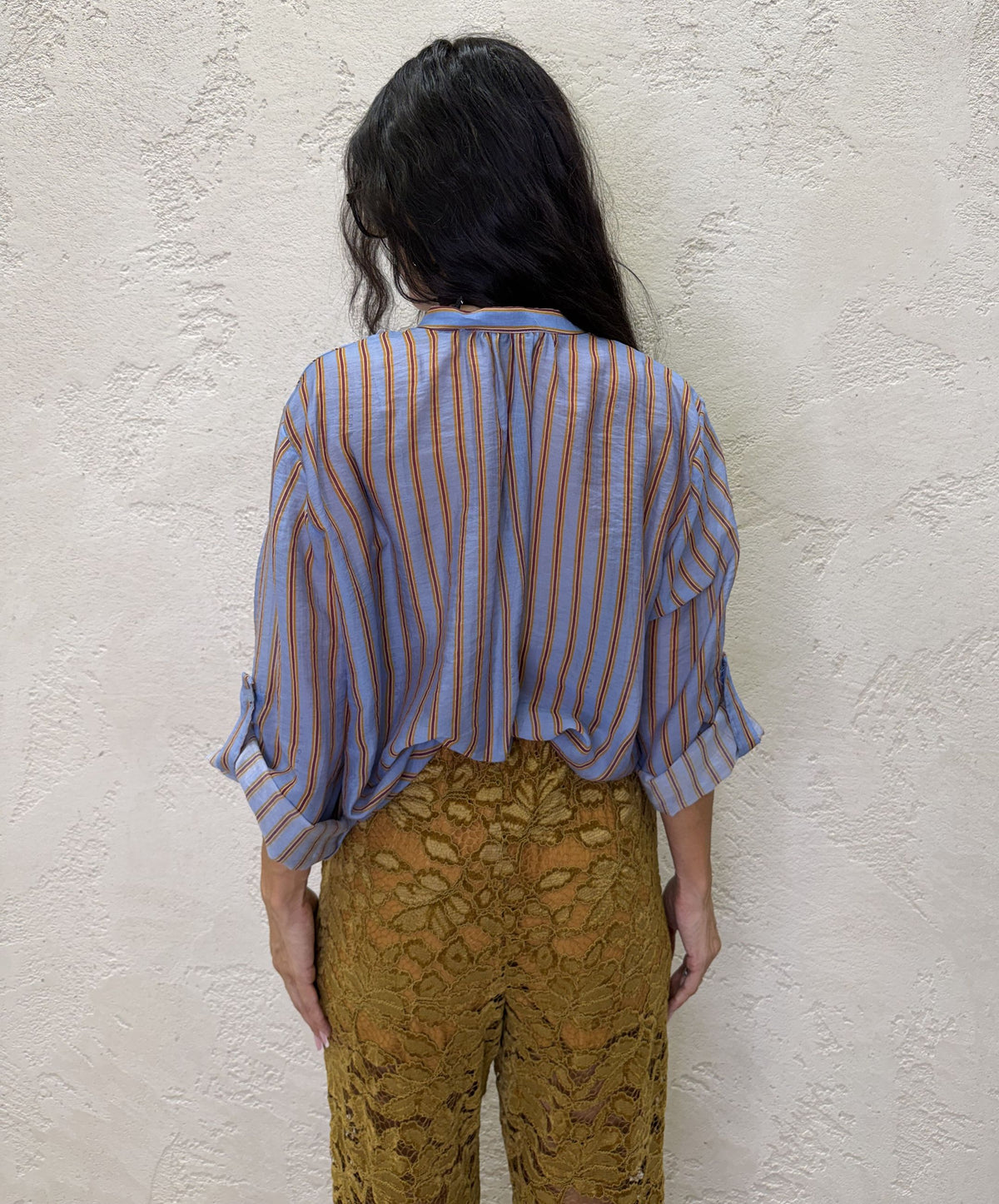 Camicia "Nomad" a righe con collana