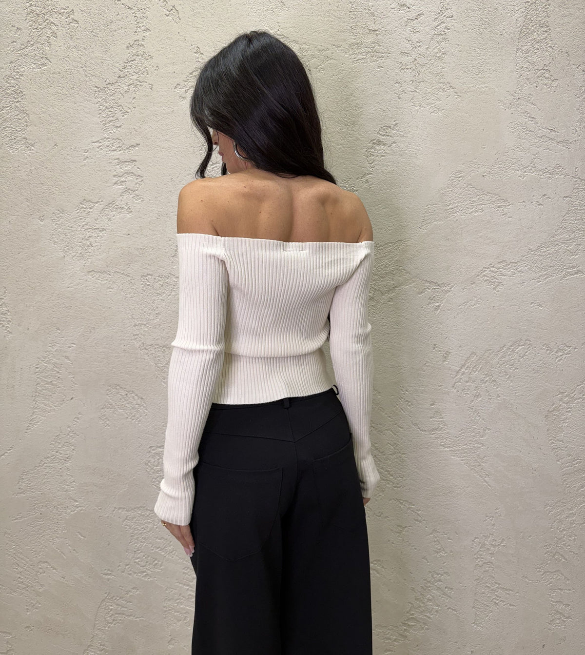Maglia crop scollo a barchetta