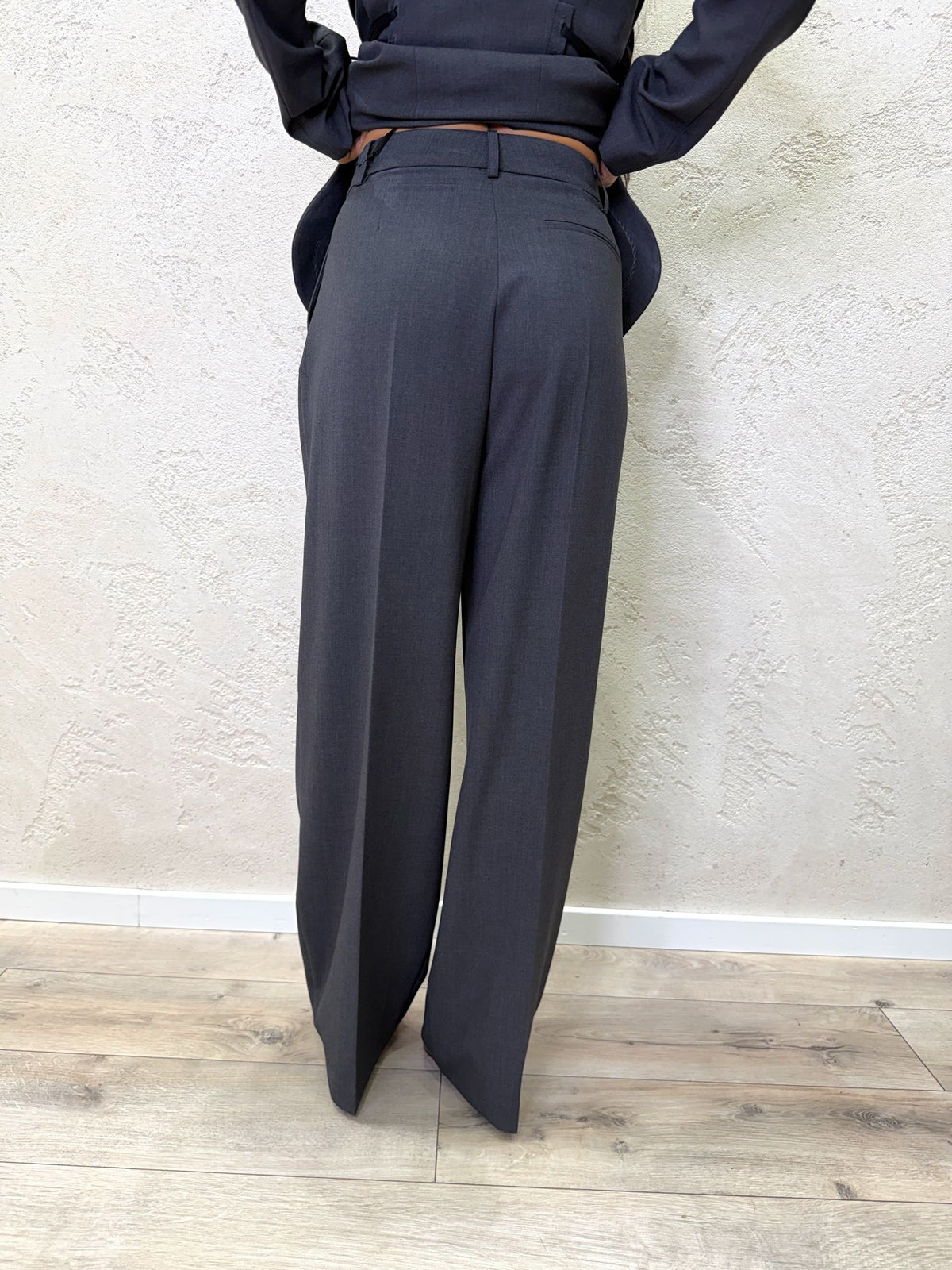 Pantalone sartoriale con pences