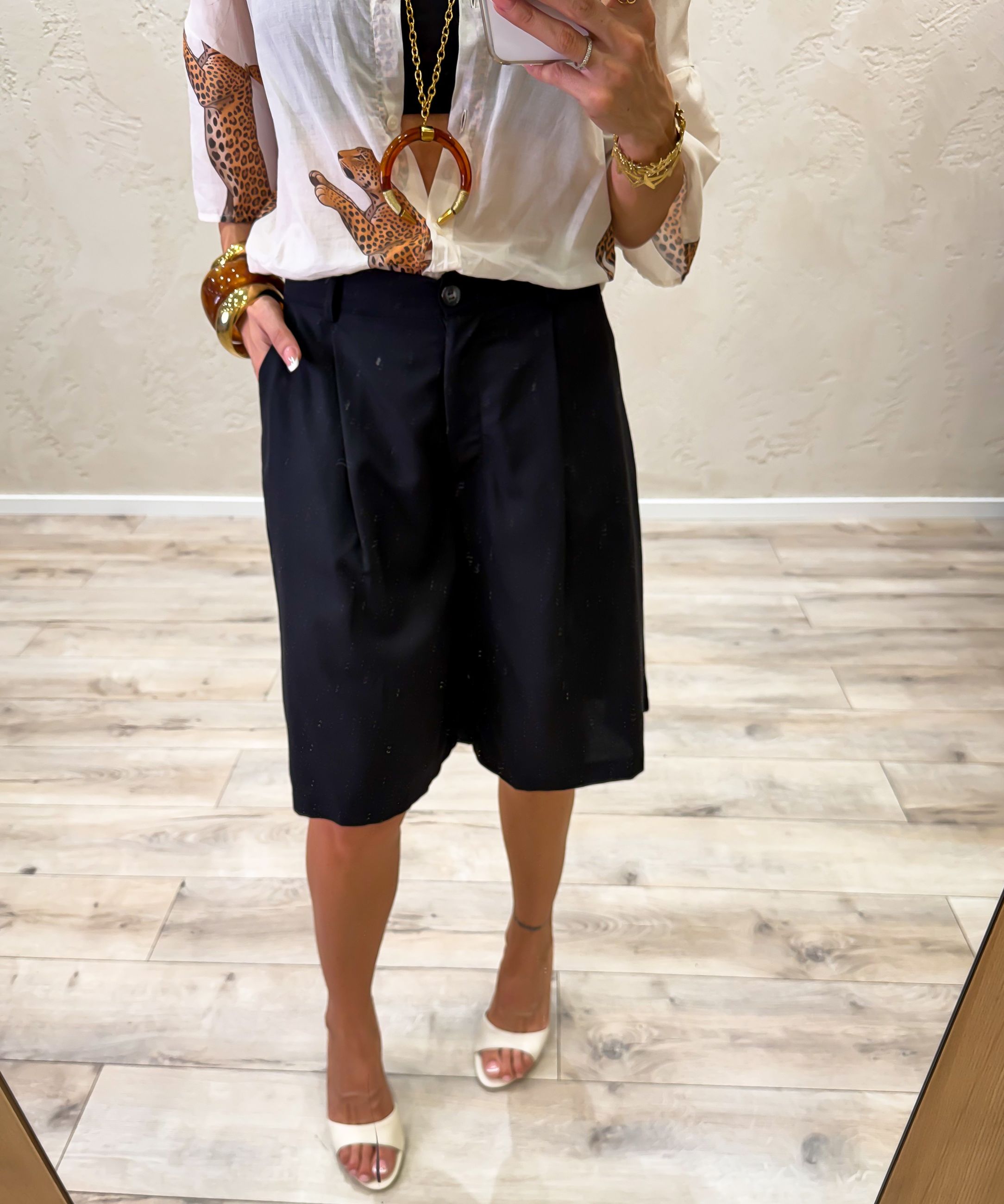 Maxi bermuda misto viscosa e lino con pinces frontali
