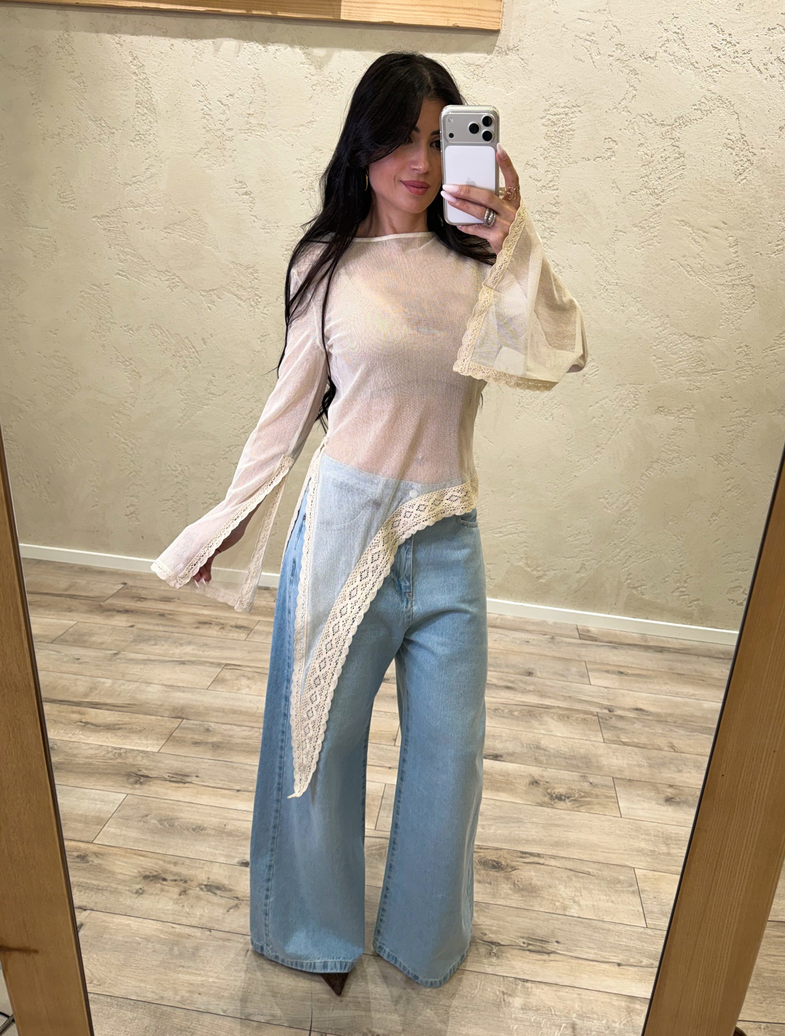 blusa effetto "vedo non vedo" con orlo asimmetrico e inserti in pizzo MVS-Q111 BURRO HAVEONE