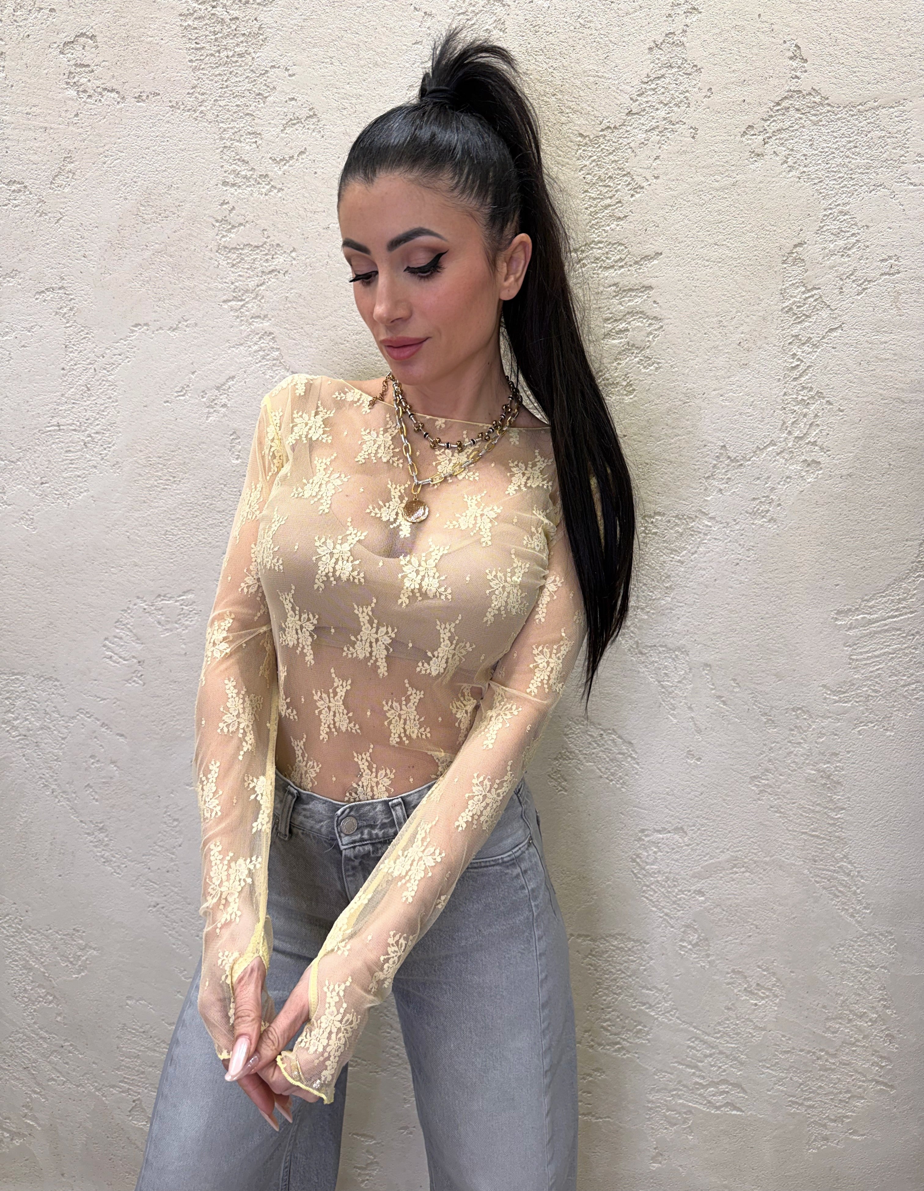 maglia in pizzo con scollo a barca e manicotti 10997 GIALLO SUSY MIX