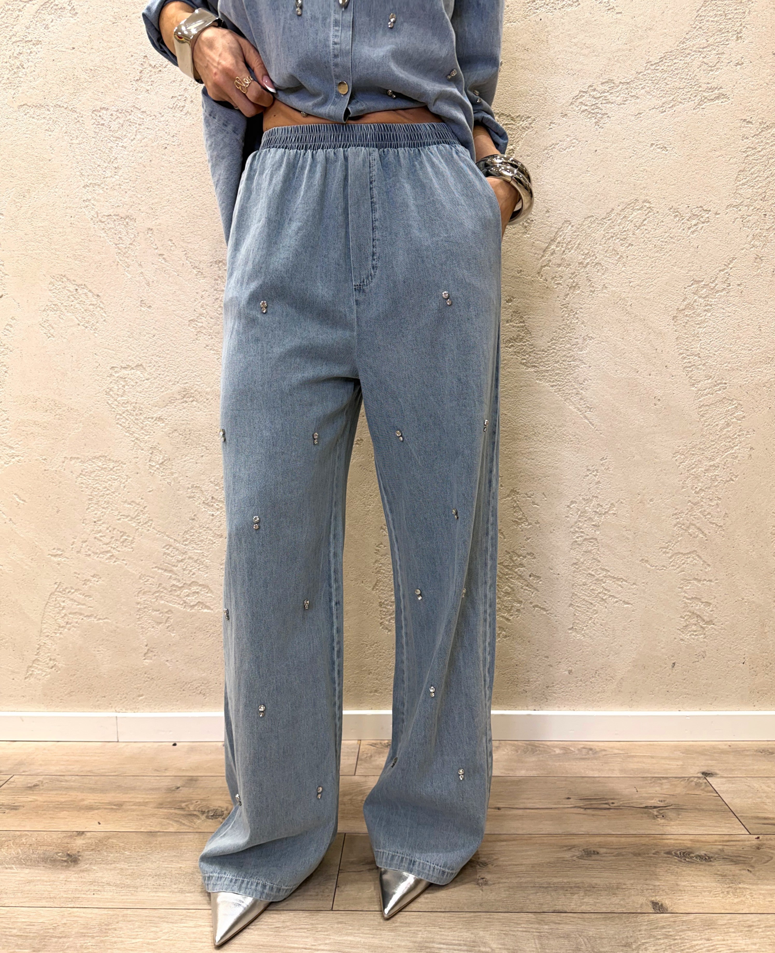 completo tela chambray con dettaglio di strass MF25061 DENIM SUSY MIX