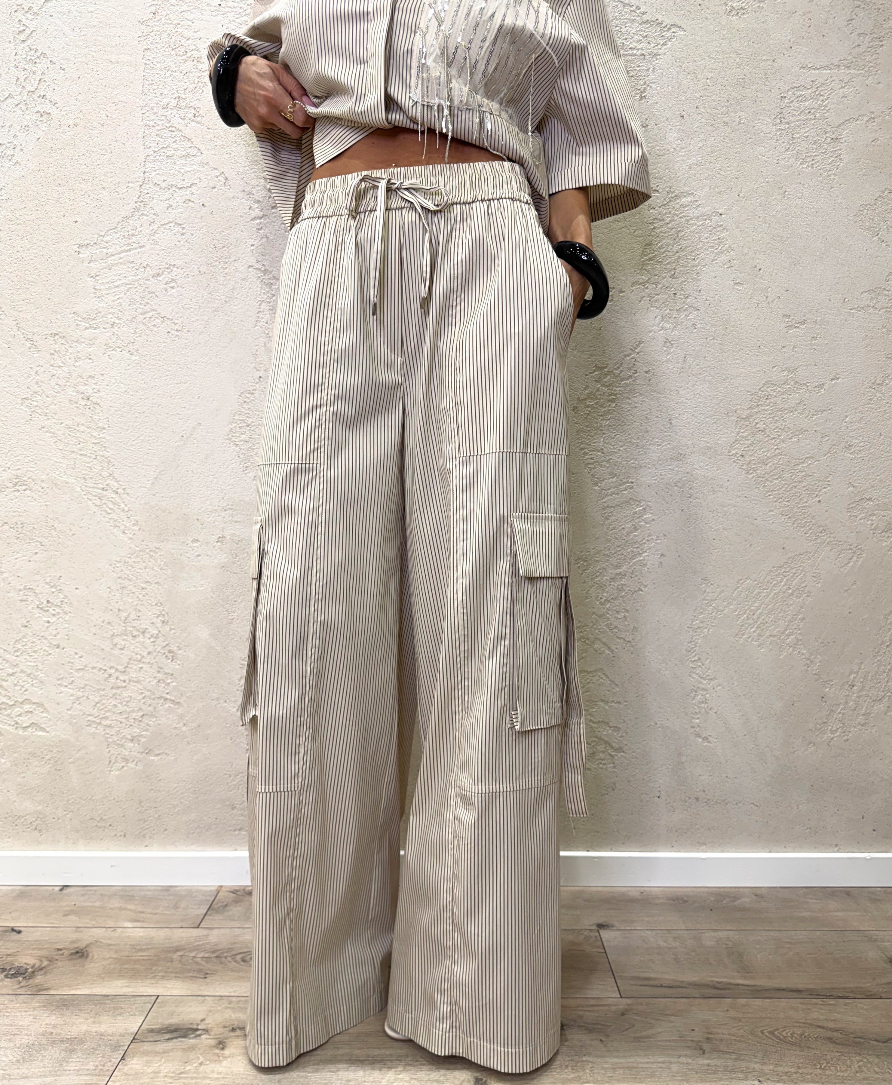 pantalone cargo modello a palazzo fantasia a righe 26P5097 BEIGE TENSIONE IN