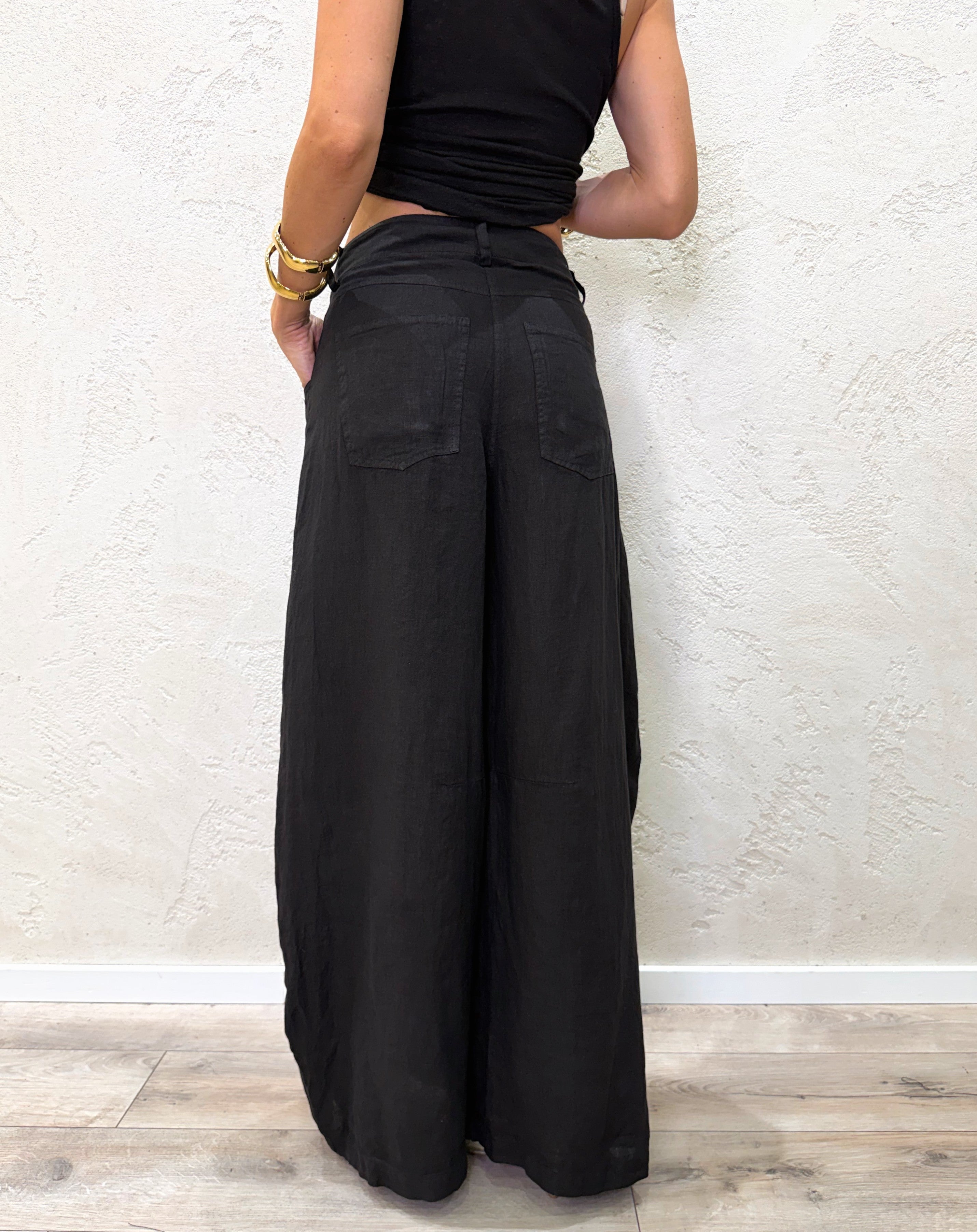 pantalone in puro lino modello luvre barrel fit S26PE64 NERO TENSIONE IN