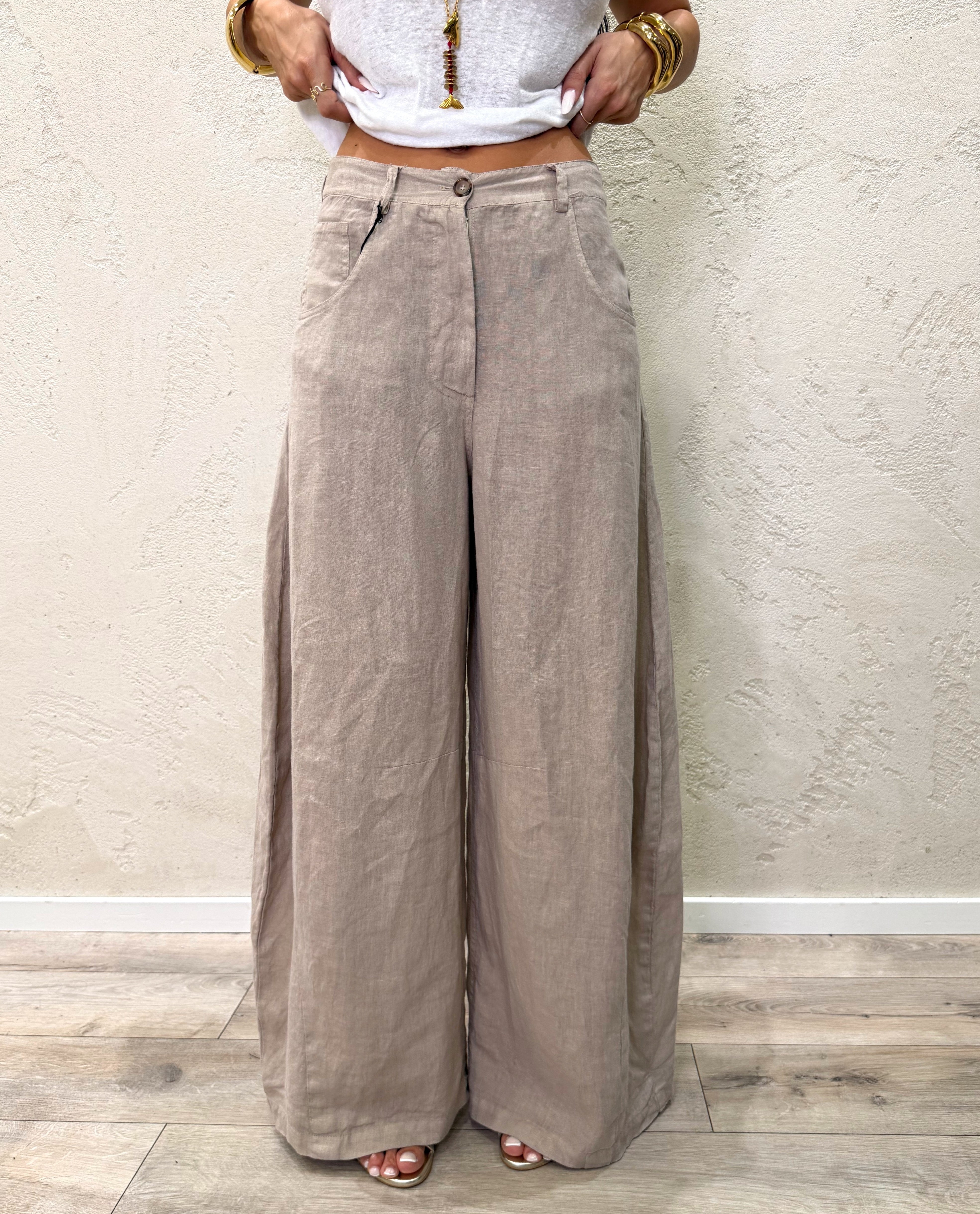 pantalone in puro lino modello luvre barrel fit S26PE64 SABBIA TENSIONE IN