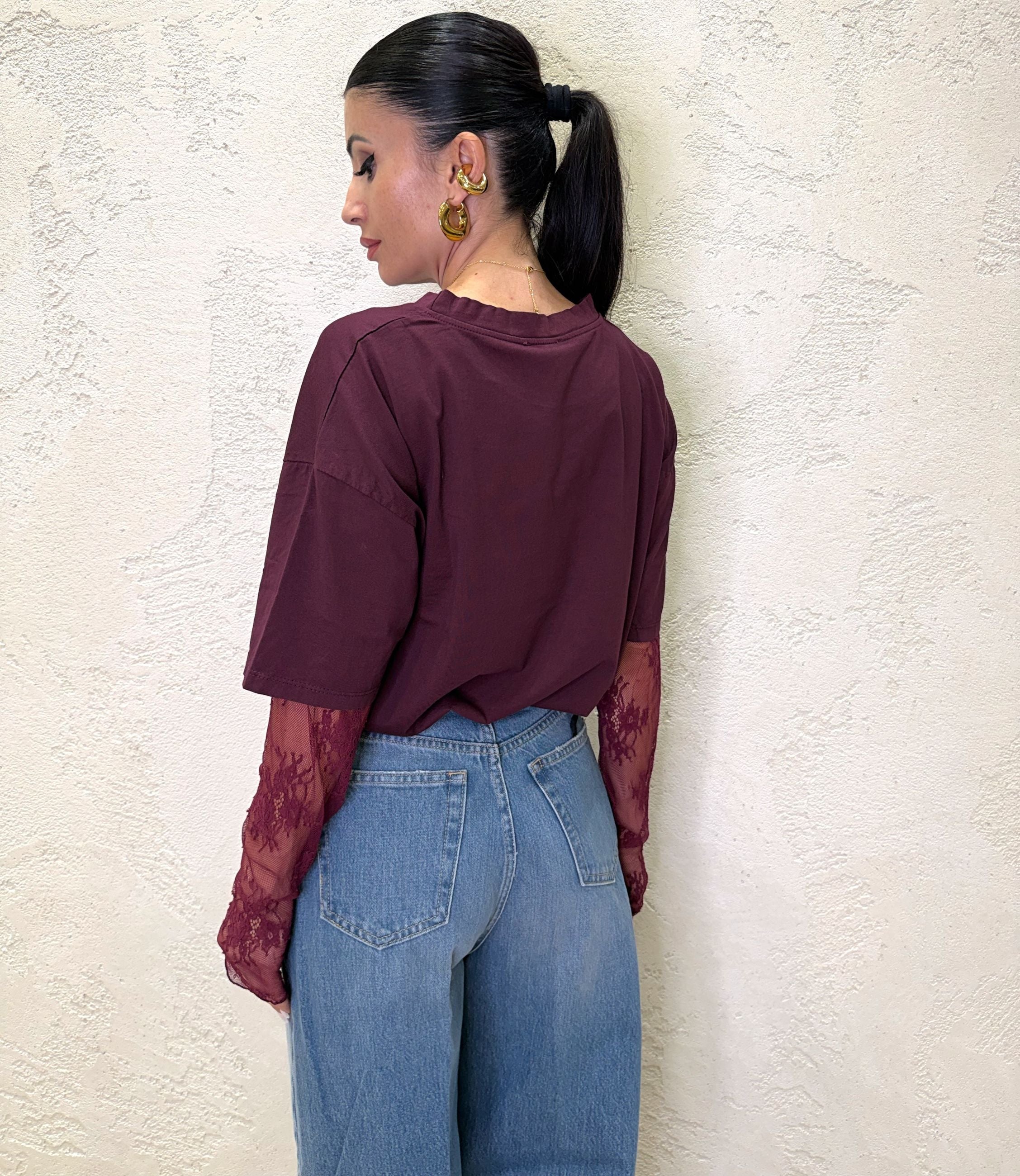 T-shirt con maniche in pizzo