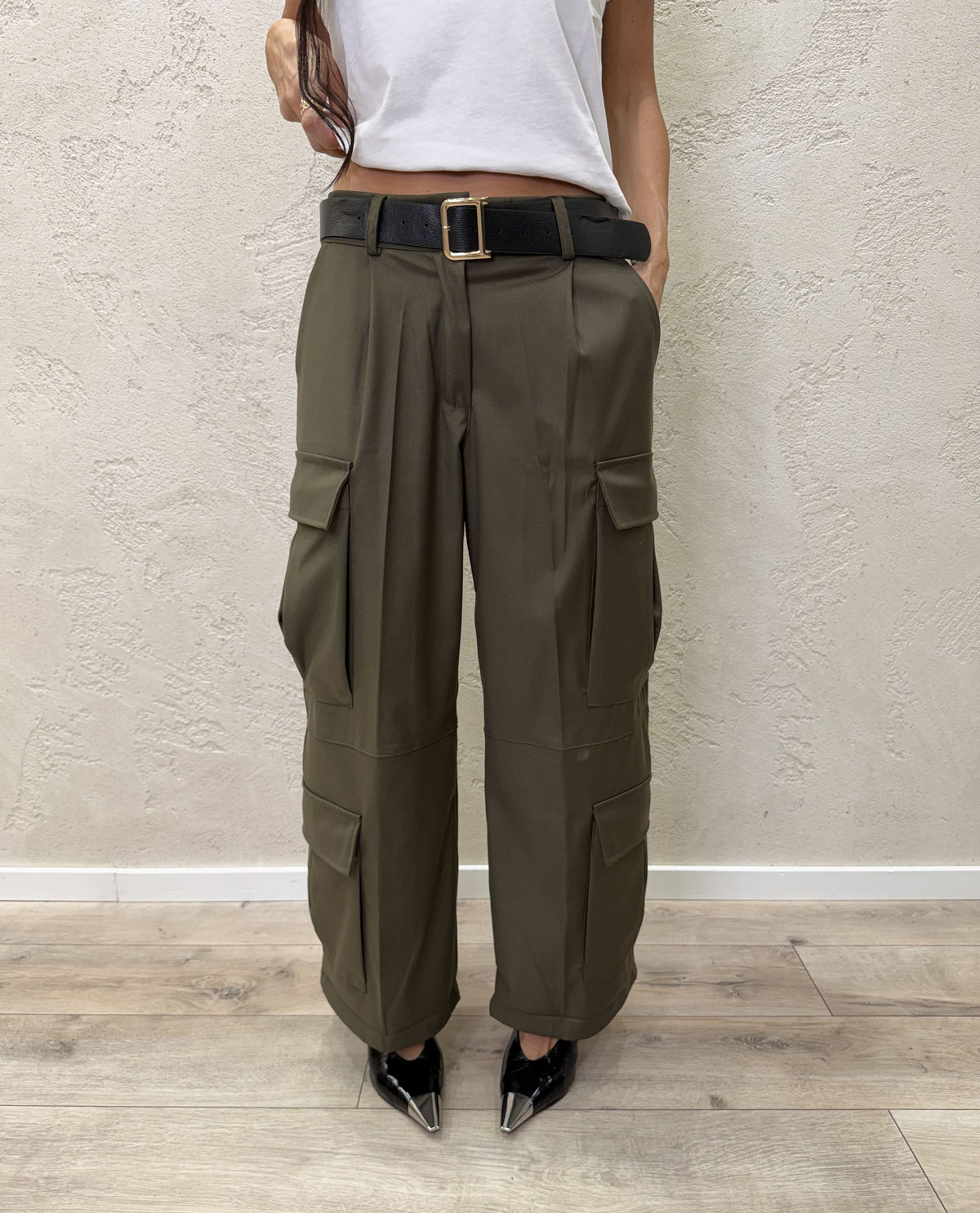 Pantalone con tasconi effetto satin