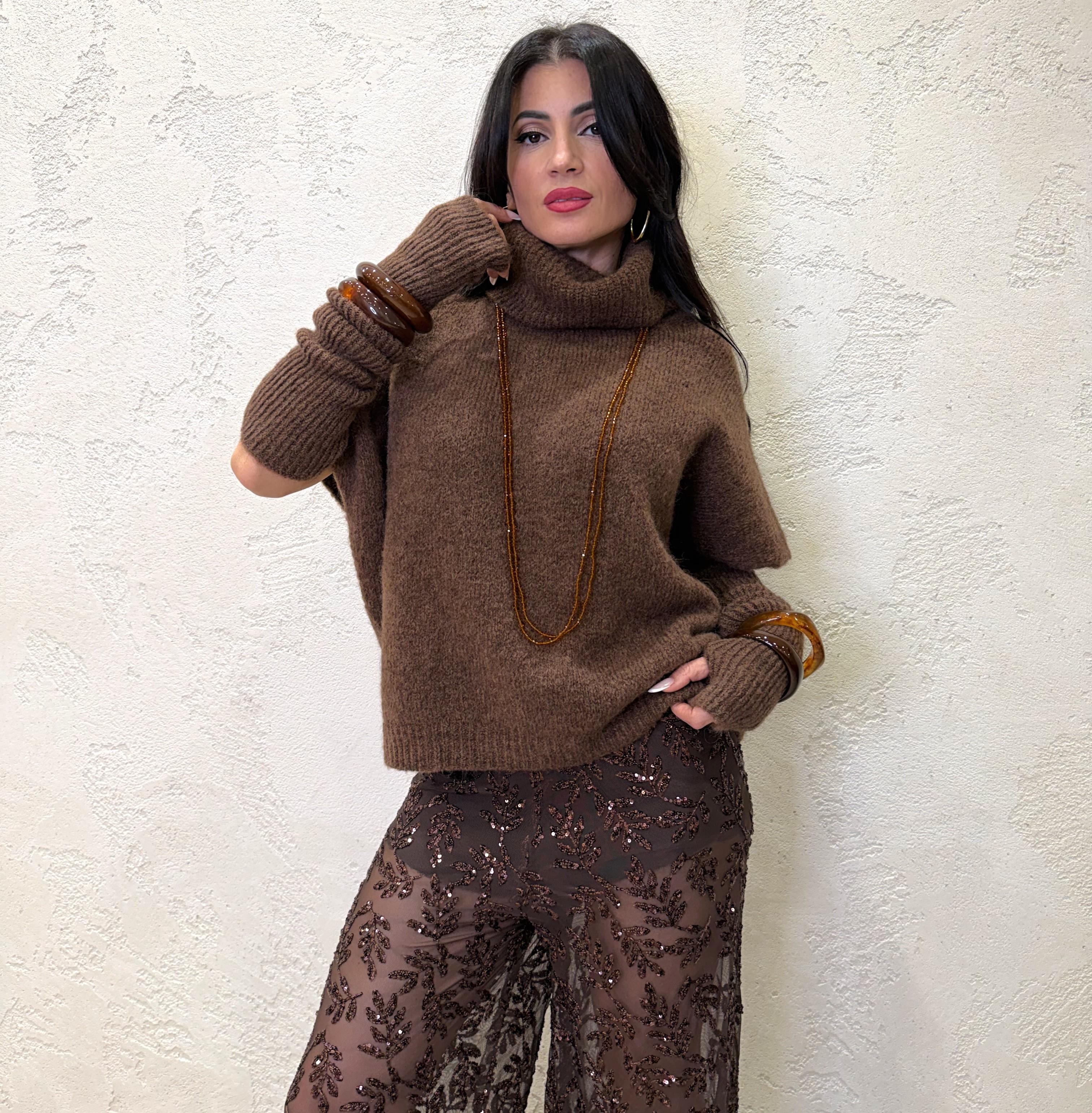 pull ampio in misto lana e mohair con manicotti 25A1250 CASTAGNA MOTEL