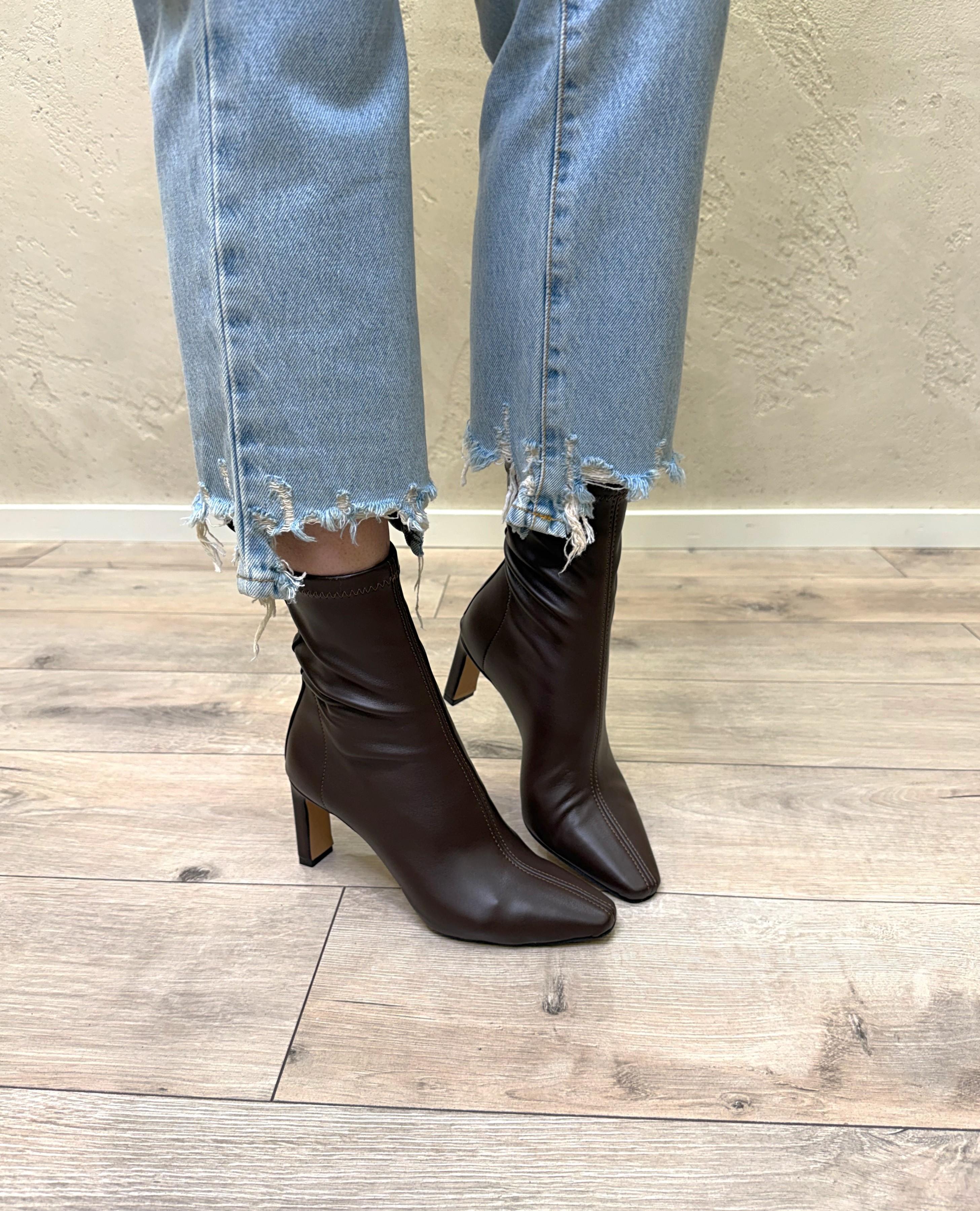 stivaletto a calzino elasticizzato con tacco AT2007 CAFFE OVYE'