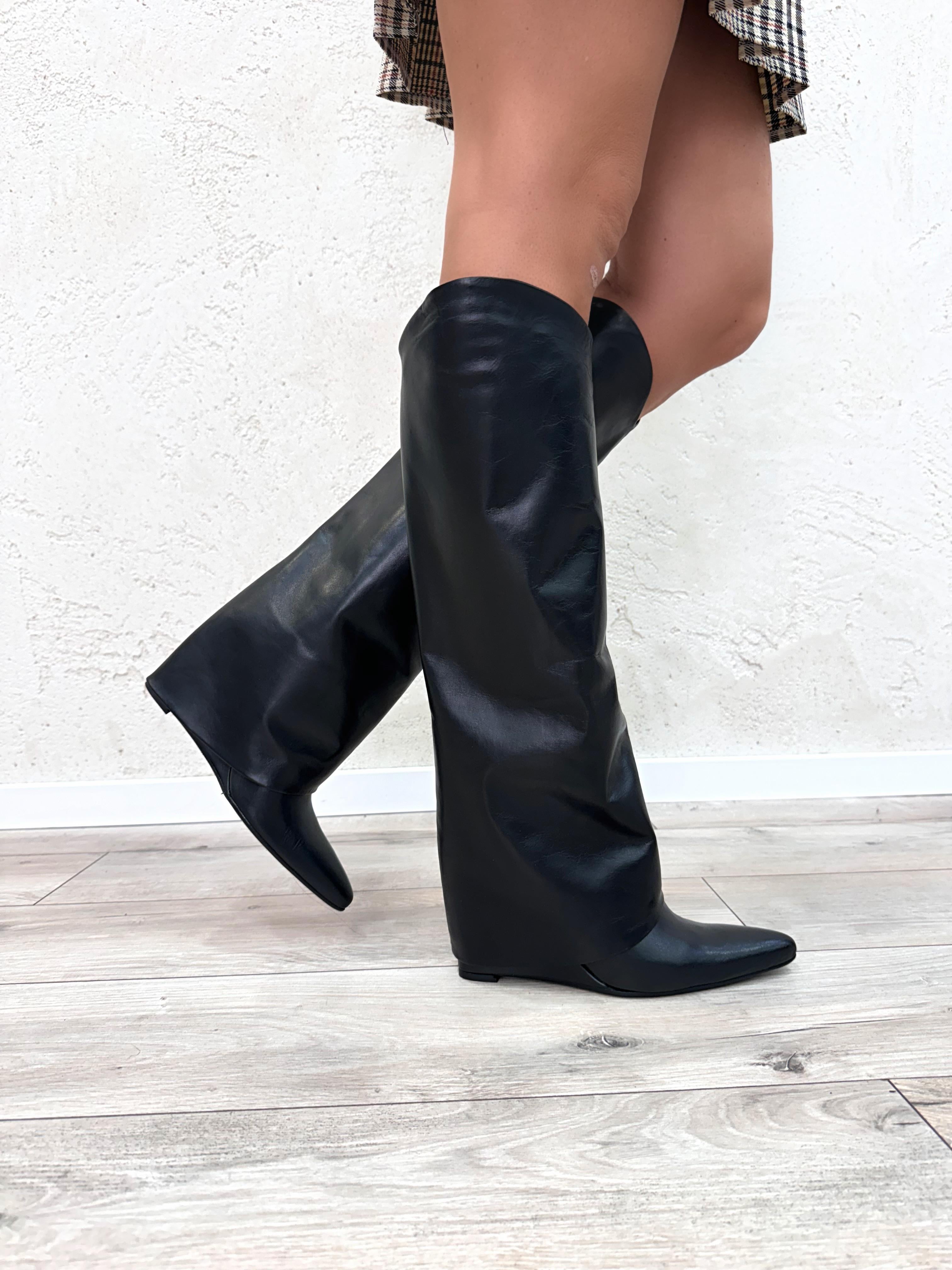 stivale alto con risvolto e rialzo interno STARIA150VIT NERO OVYE'