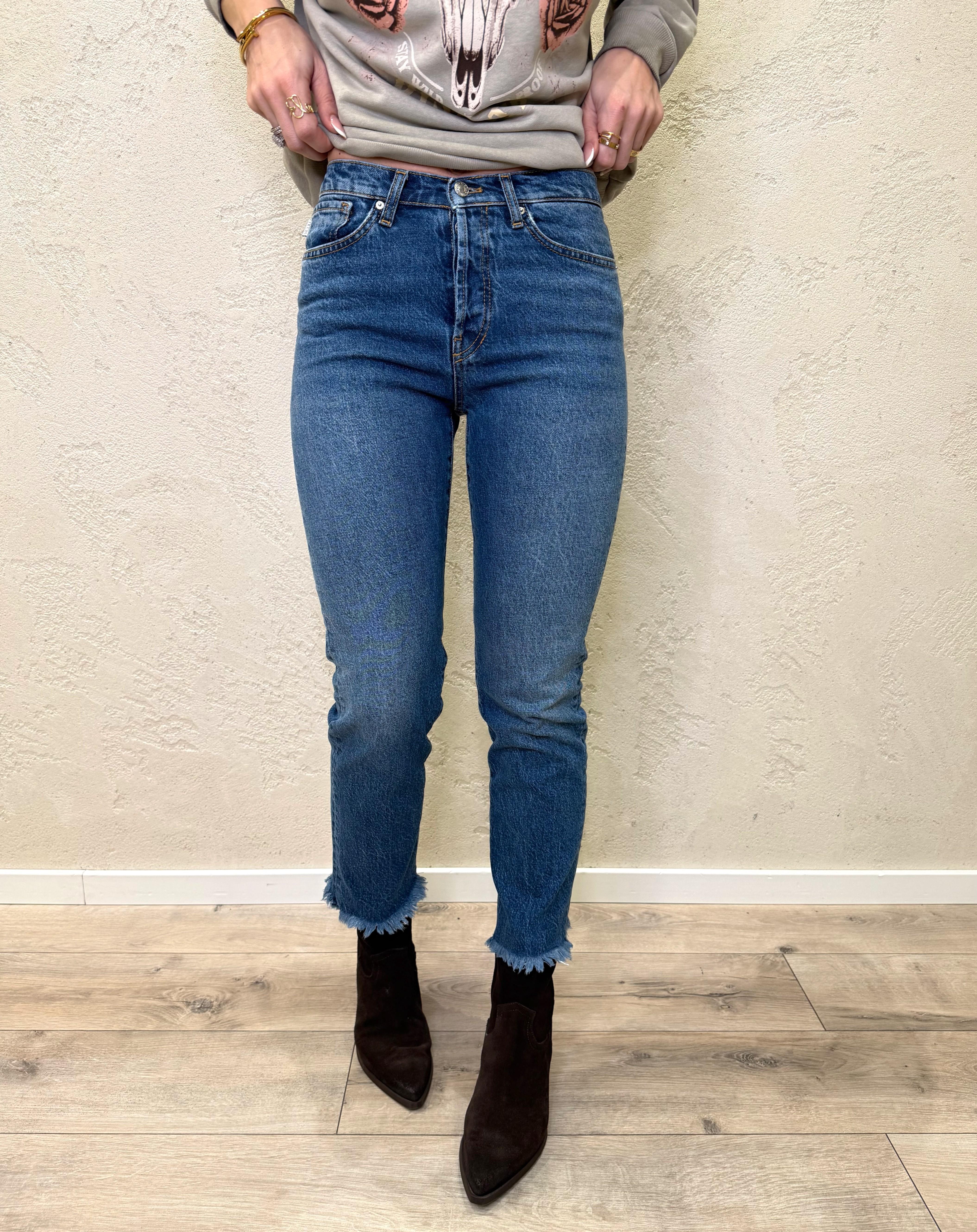 jeans modello bella a tela ferma con gamba a sigaretta DAB5019 DENIM VICOLO