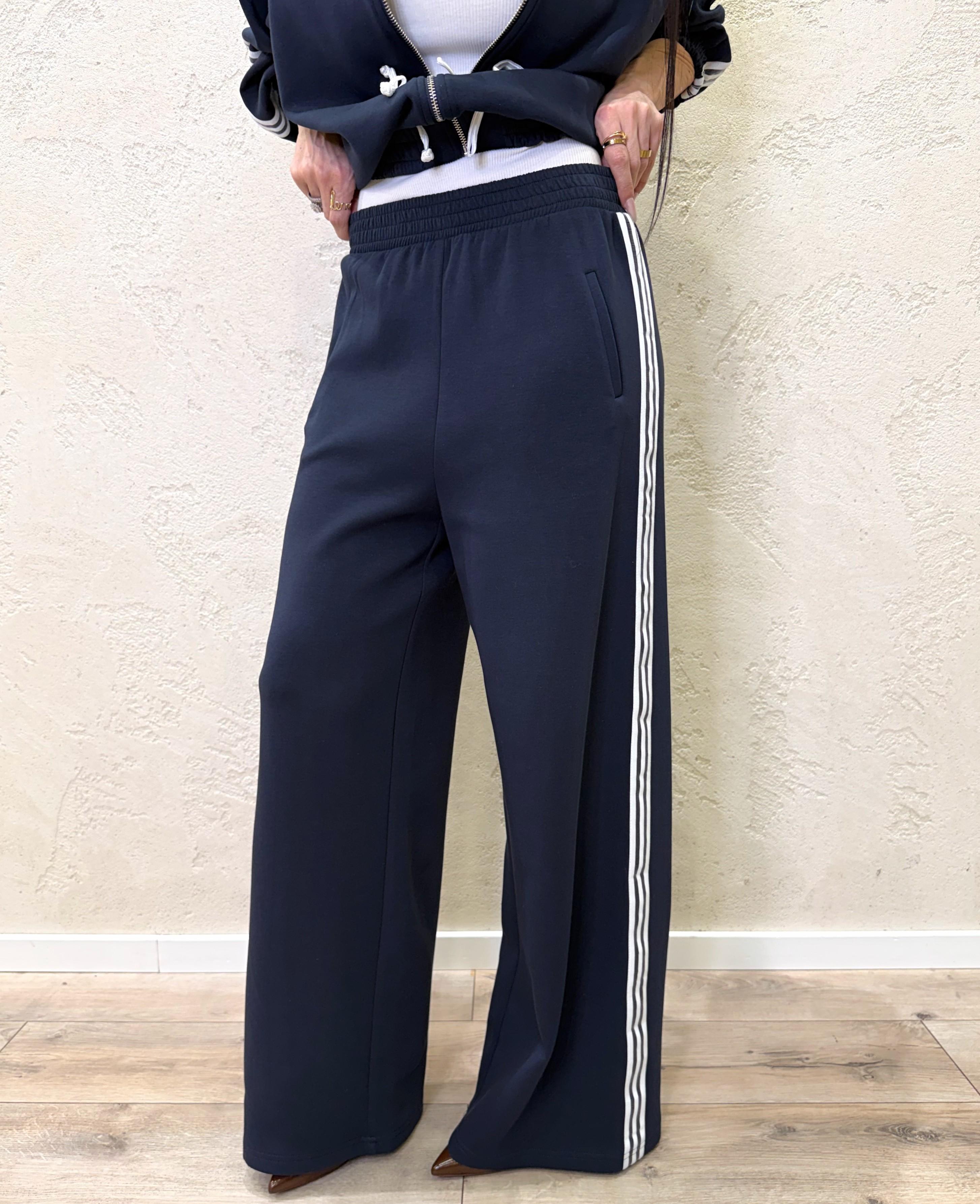 pantalone di tuta a gamba larga con fasce laterali 26P3995 BLU TENSIONE IN