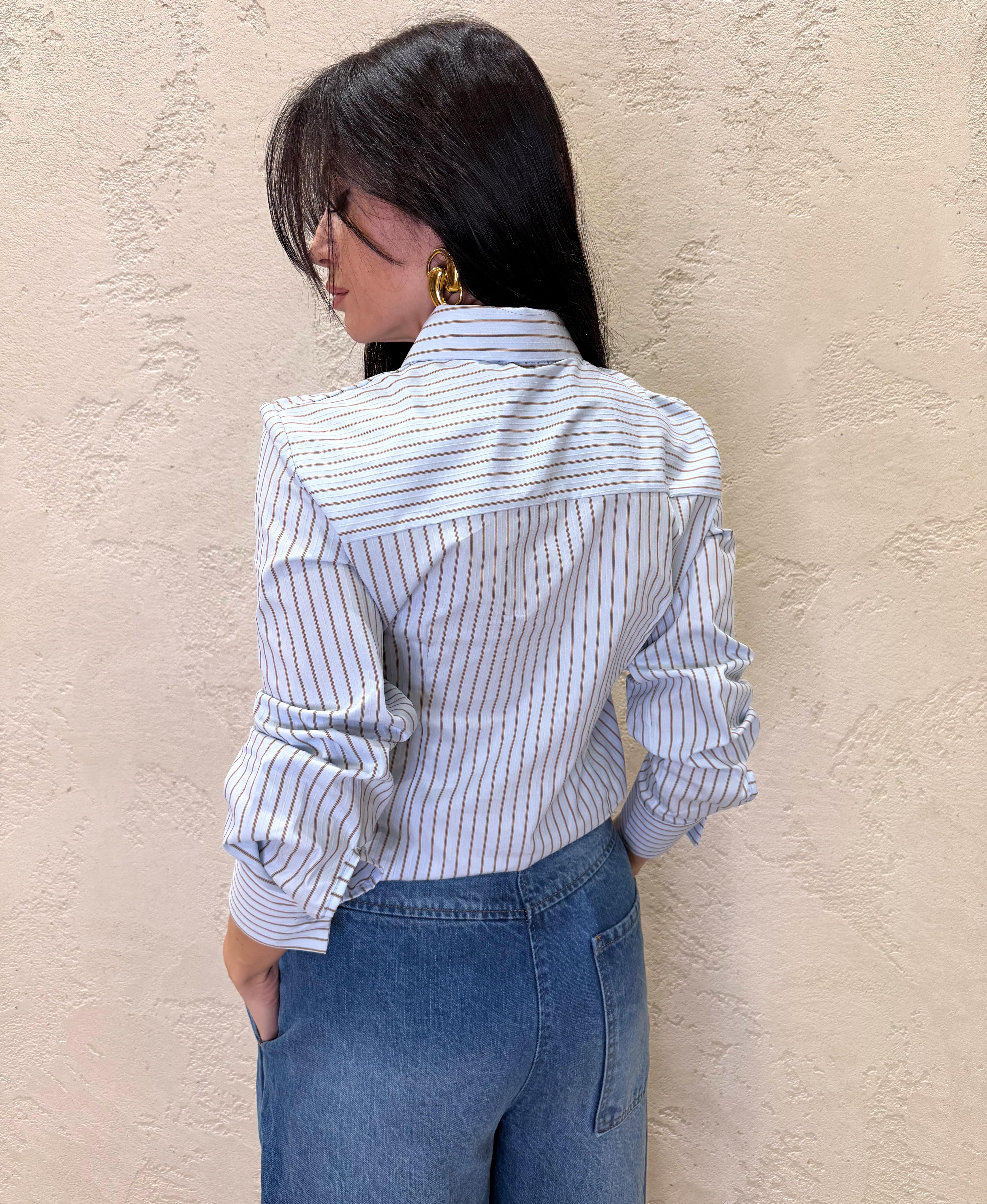 camicia gessata con bottone gioiello PA748 CELESTE SUSY MIX