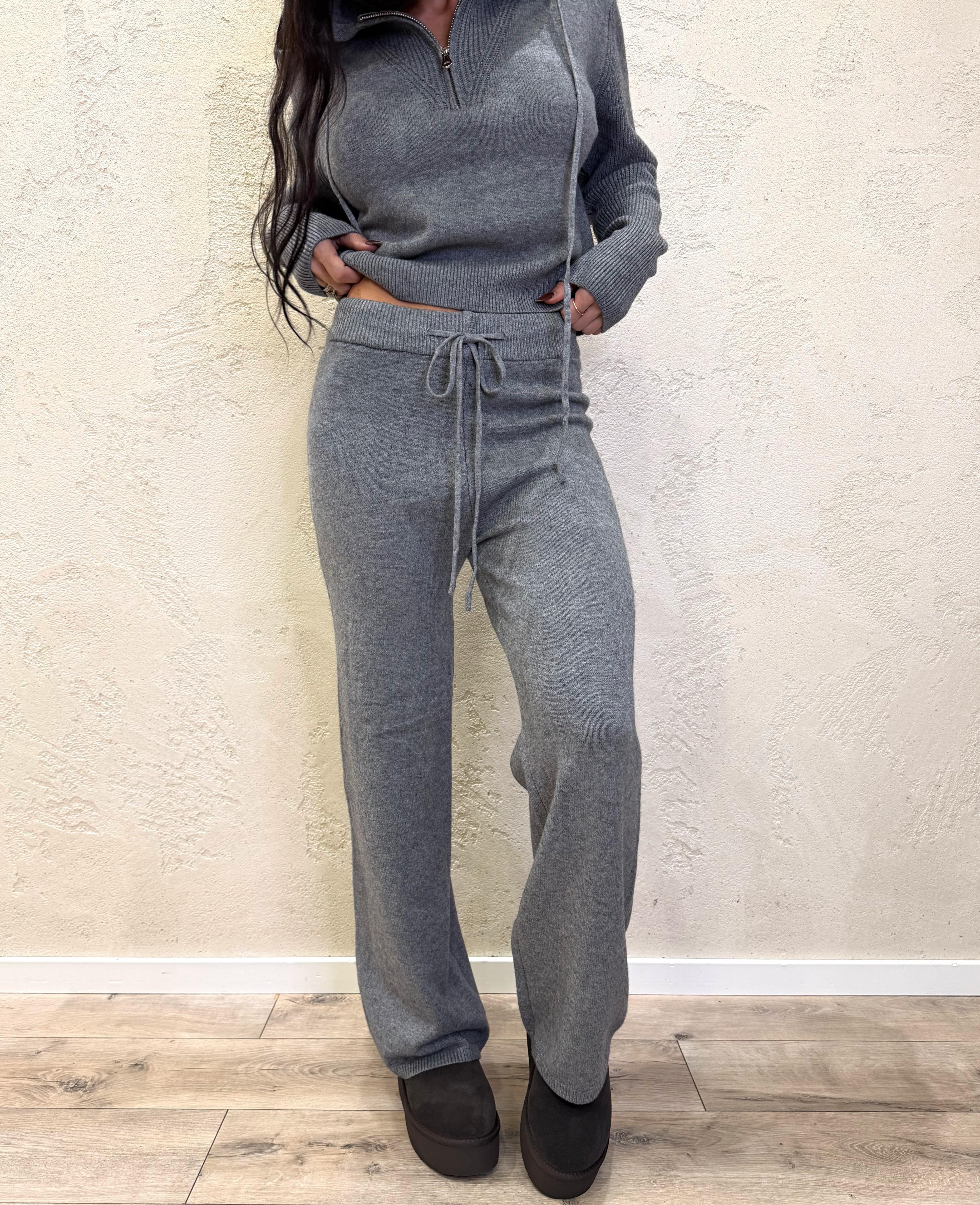 completo in maglia con pull mezza zip e cappuccio e pantalone a gamba larga CMCAPHZ GRIGIO ELEVI