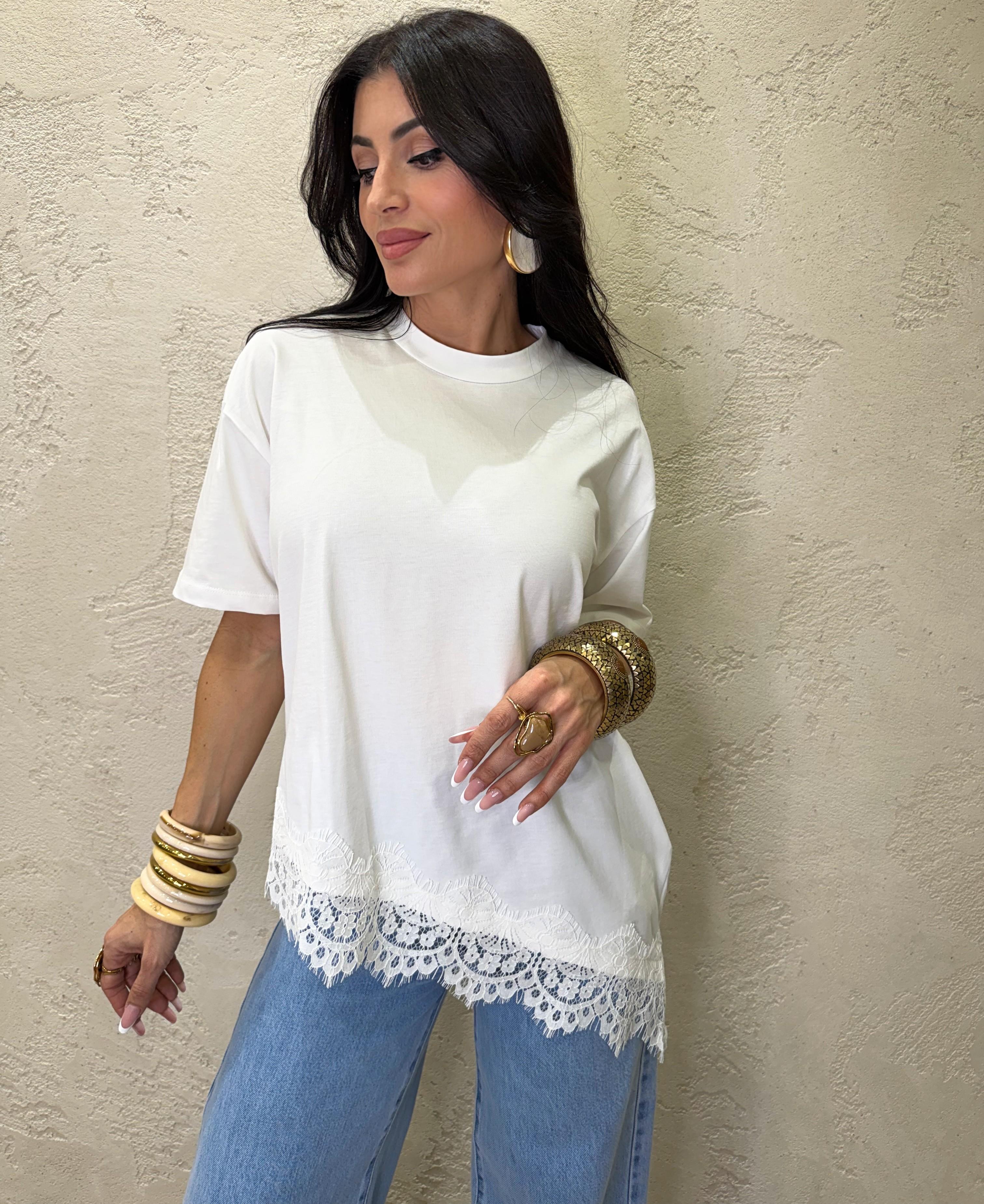 t-shirt asimmetrica con inserto in pizzo sul fondo RAB0598 BIANCO VICOLO