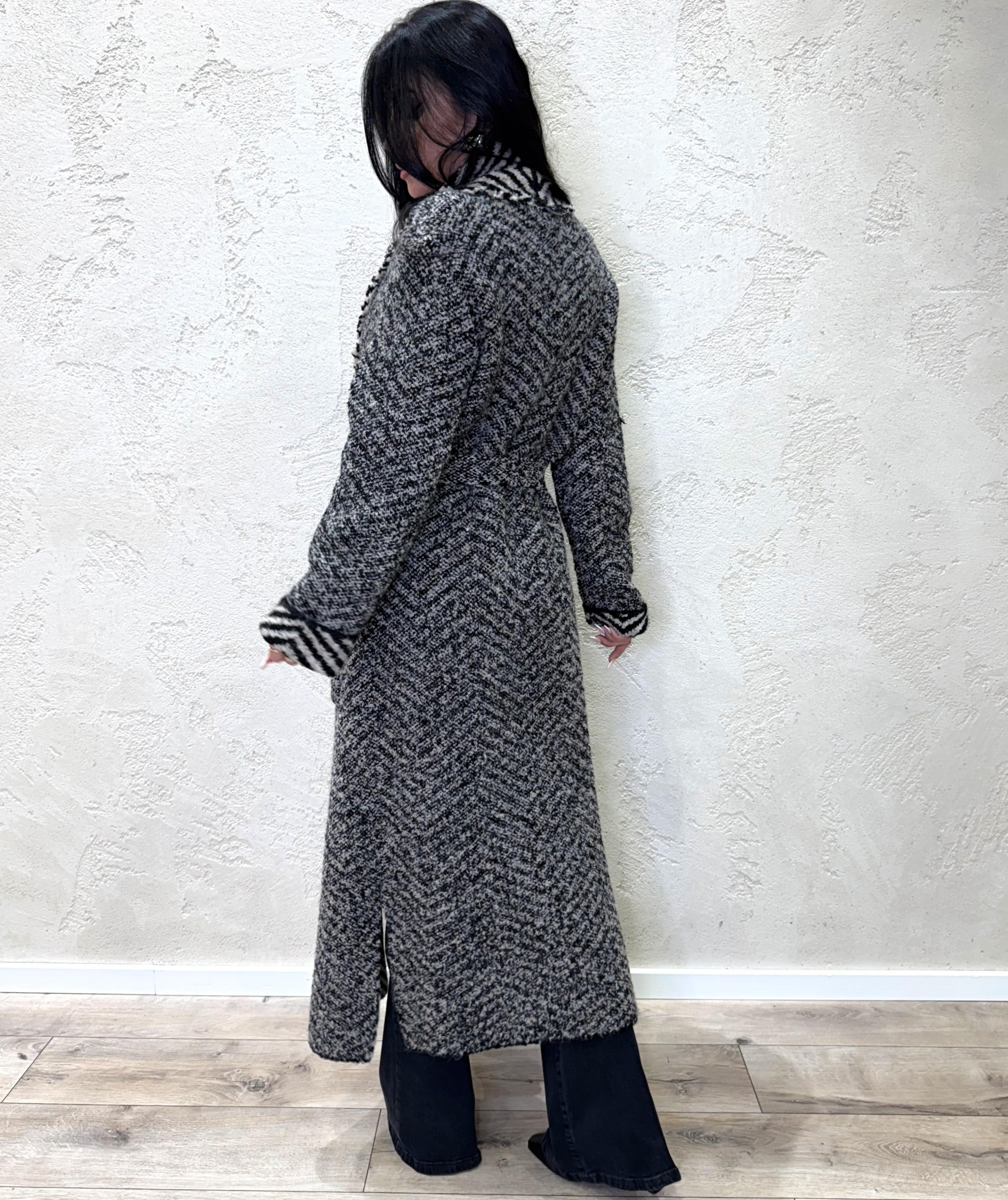 cappotto lungo misto lana con spille gioiello 55001F NERO/BEIGE VICOLO