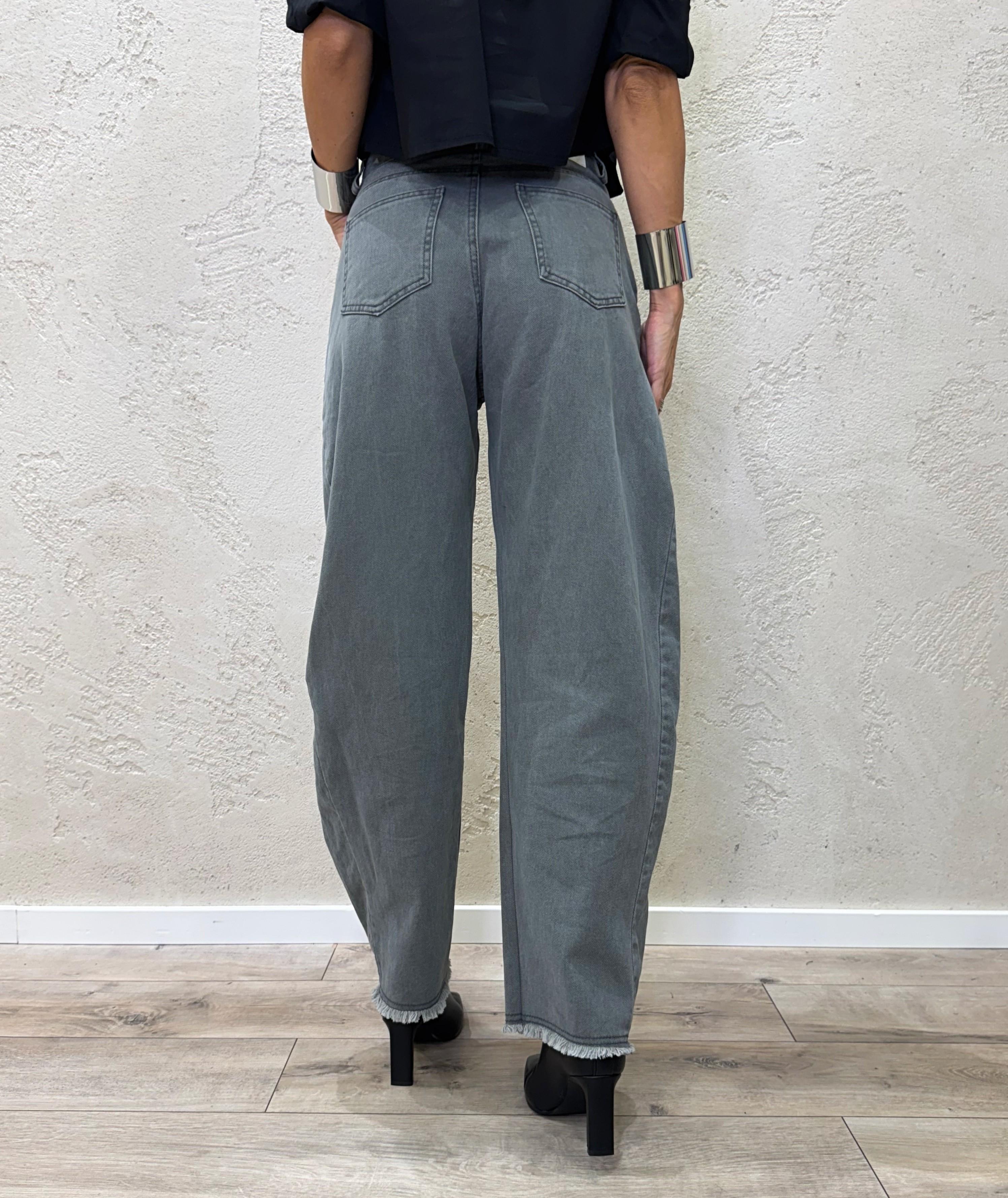 jeans a ferro di cavallo con applicazioni gioiello W25P217 GRIGIO TENSIONE IN