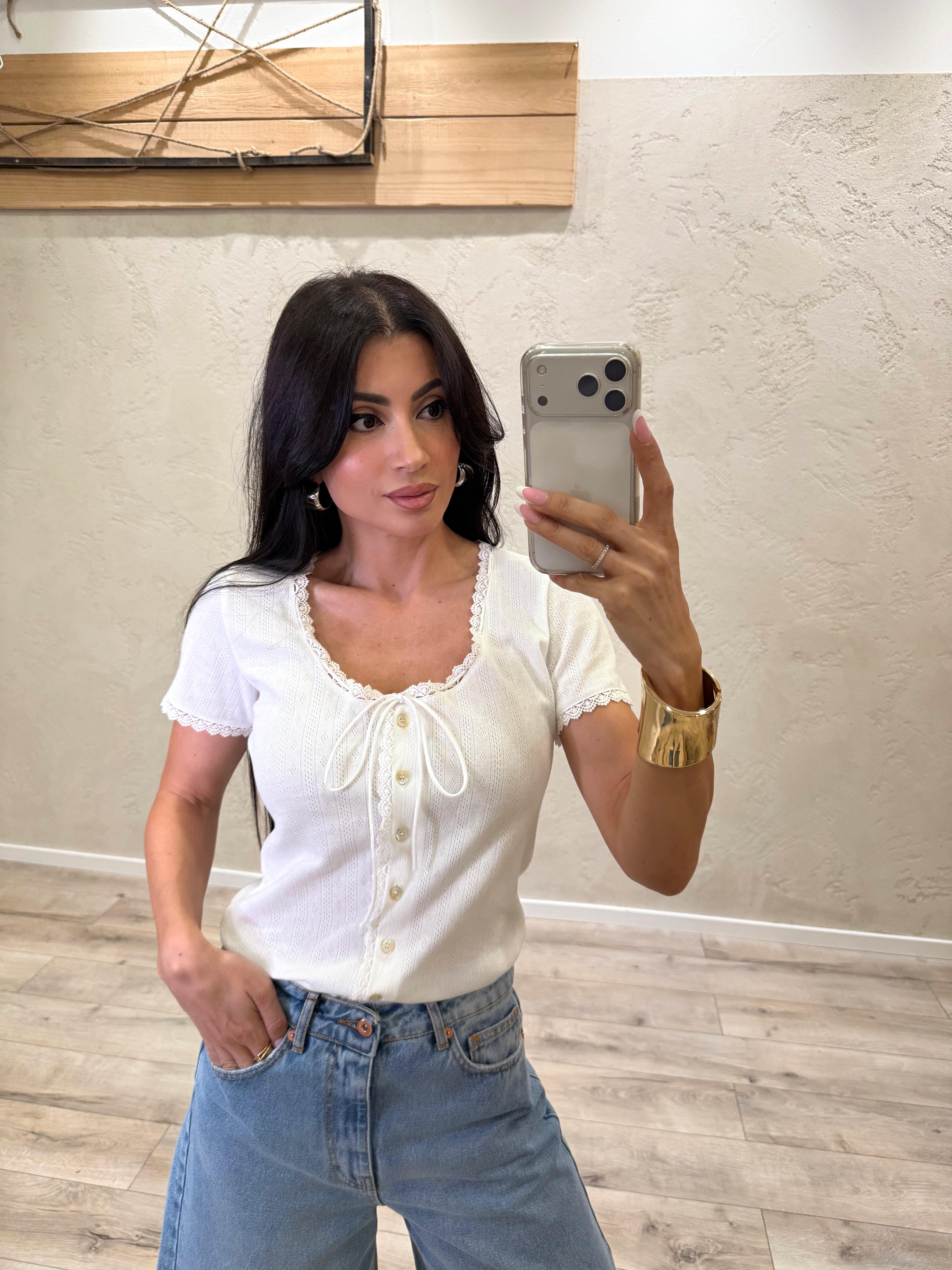 t-shirt in maglia lavorata con inserti in pizzo e chiusura con bottoni 39069 PANNA TENSIONE IN