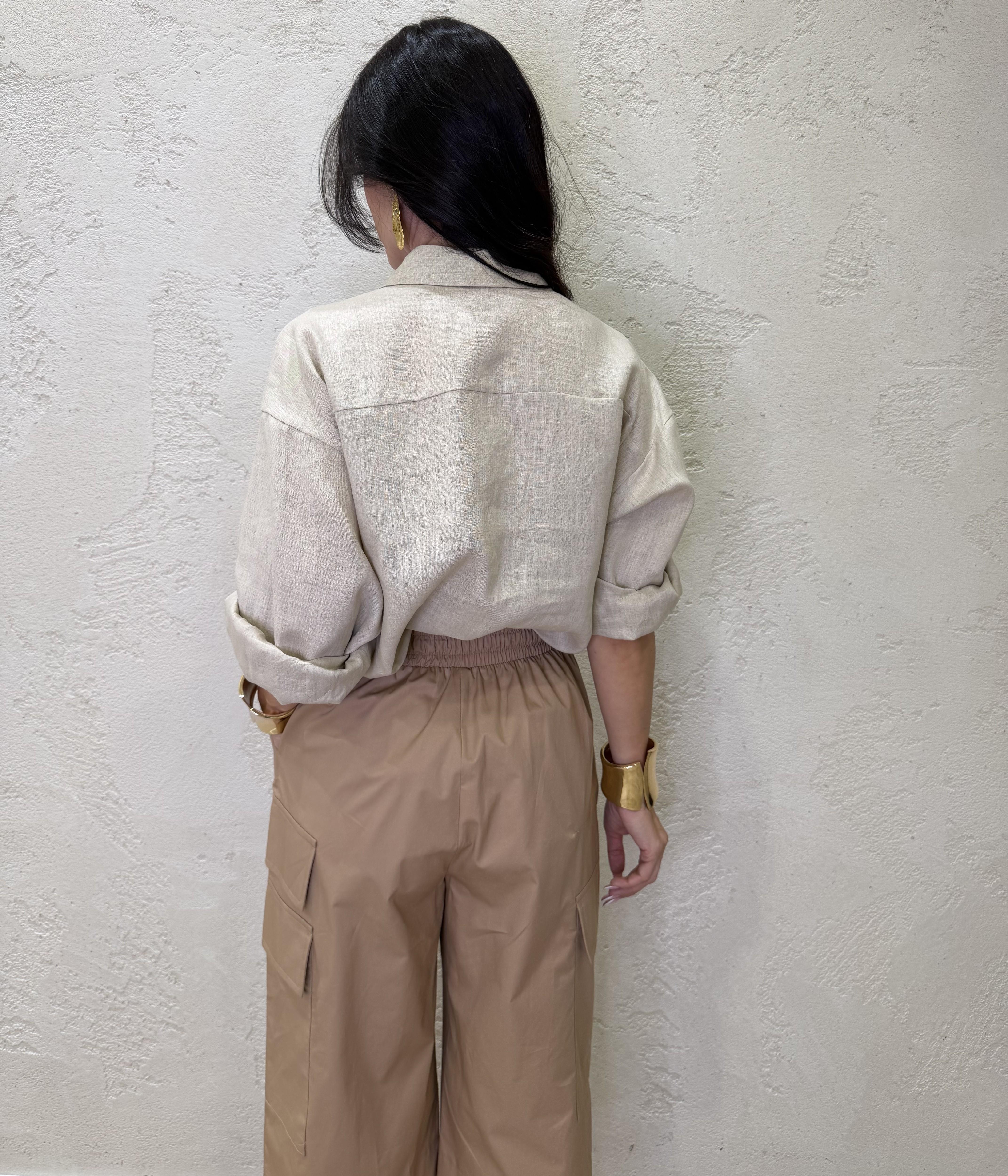 camicia in 100% lino con tasca ricamata S26CG16 SABBIA TENSIONE IN