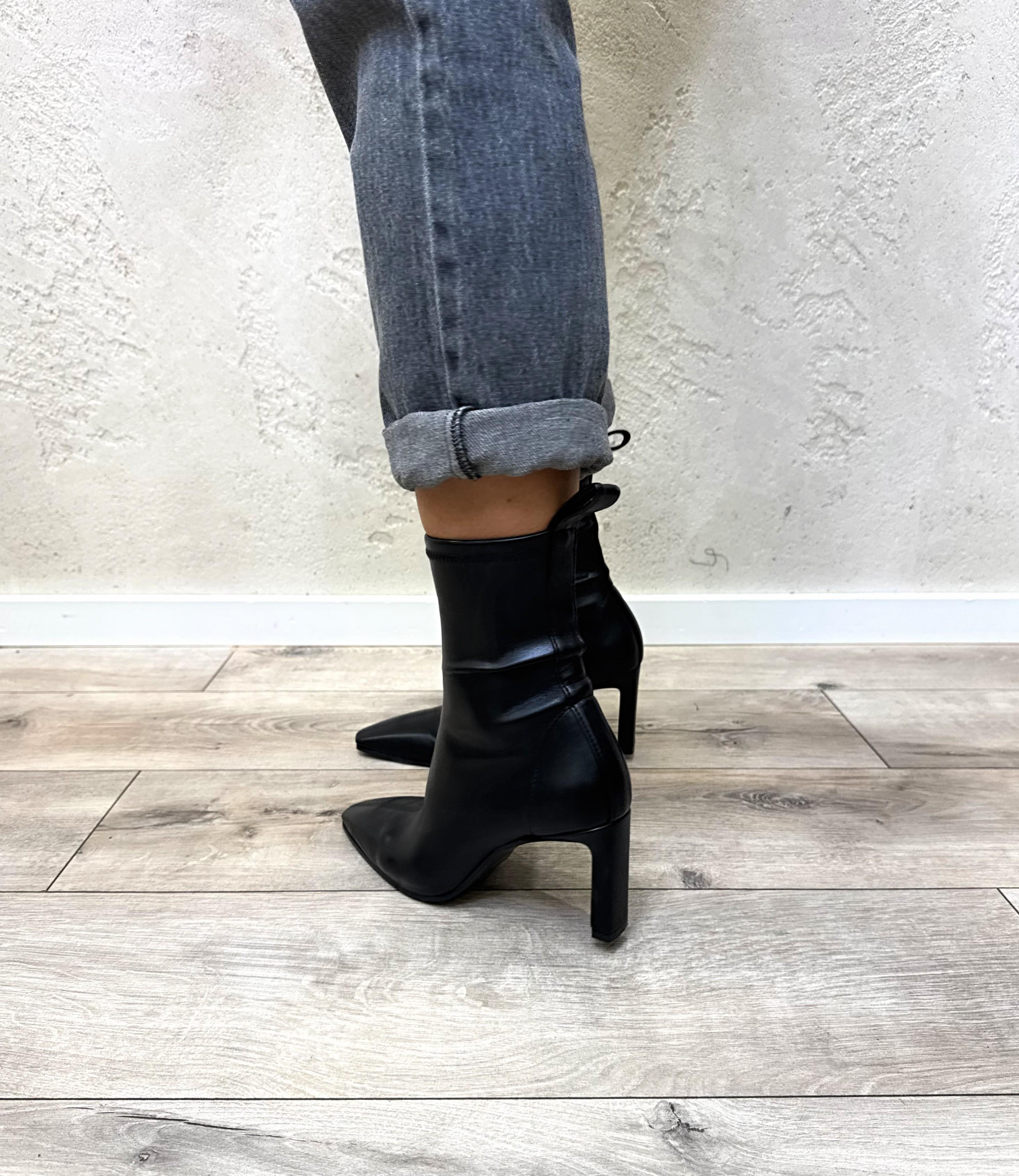 stivaletto a calzino elasticizzato con tacco AC1736 NERO OVYE'