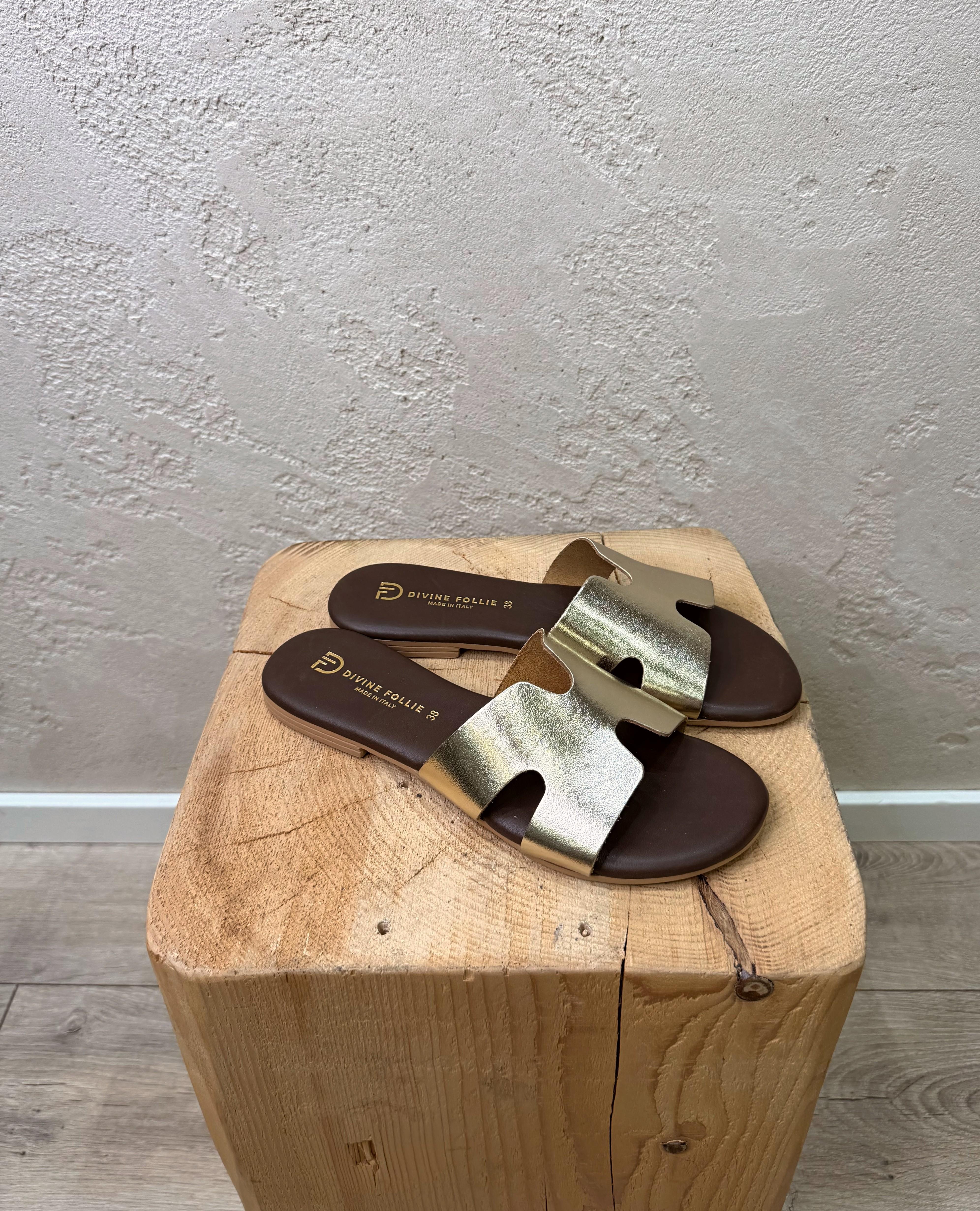 ciabattina flat in vera pelle 1080 PLATINO DIVINE FOLLIE