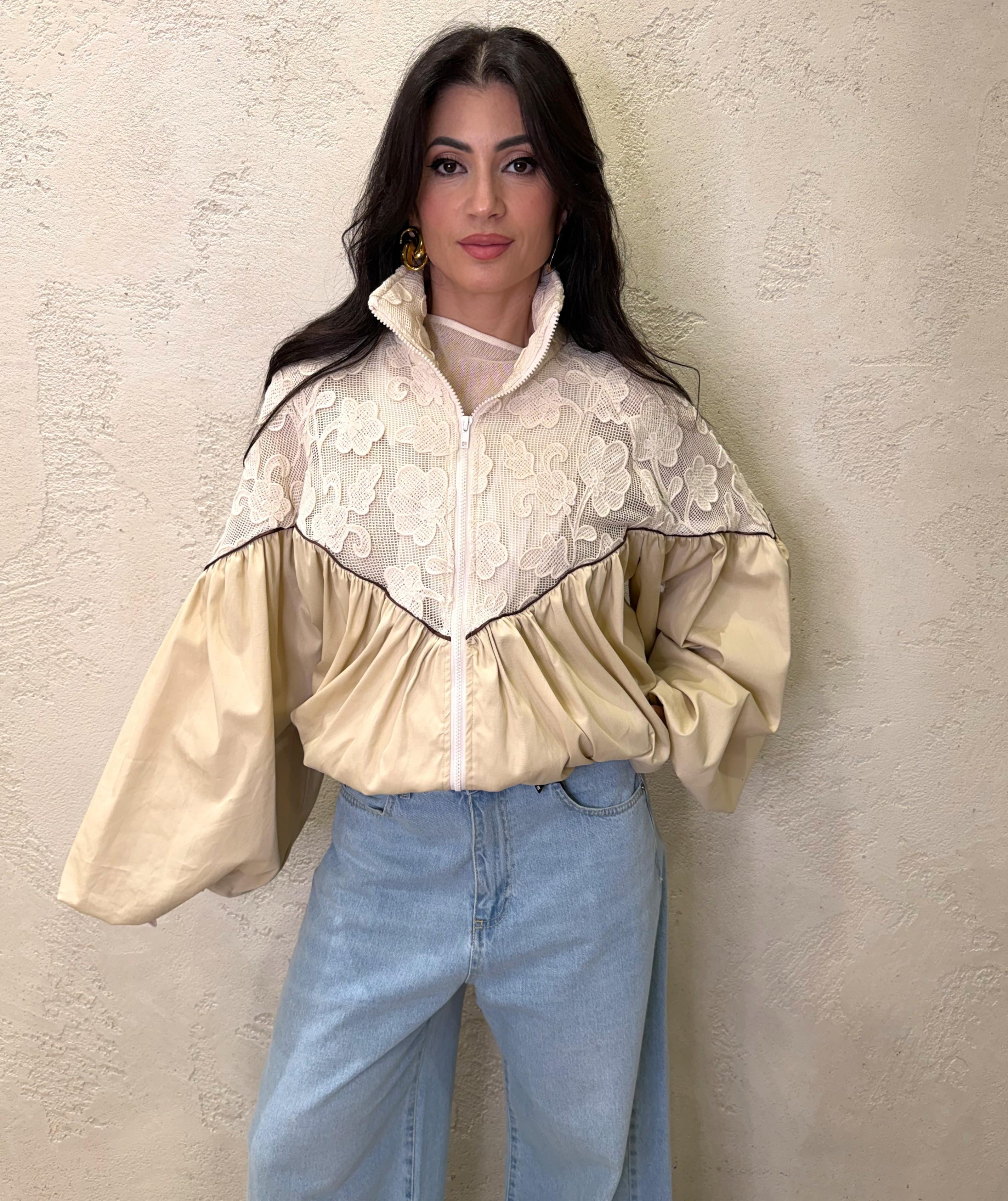 giacca a bomber in doppio tessuto con crochet floreale 38931 BURRO TENSIONE IN