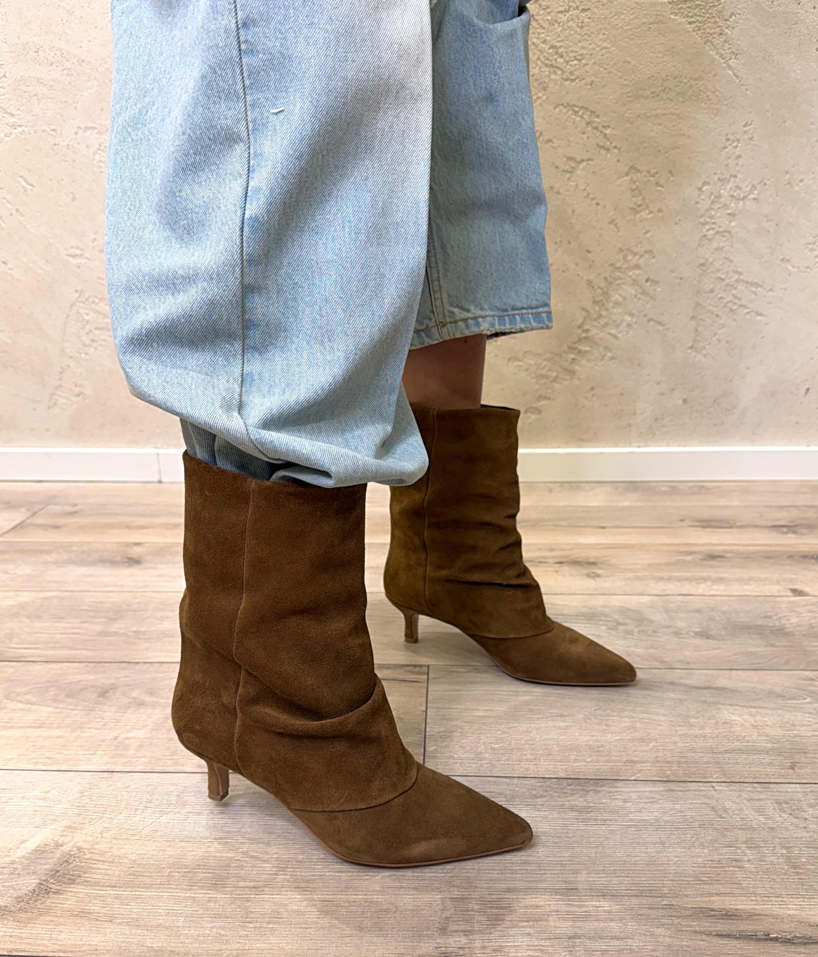 stivaletto in camoscio RGLEO02CAM TABACCO OVYE'