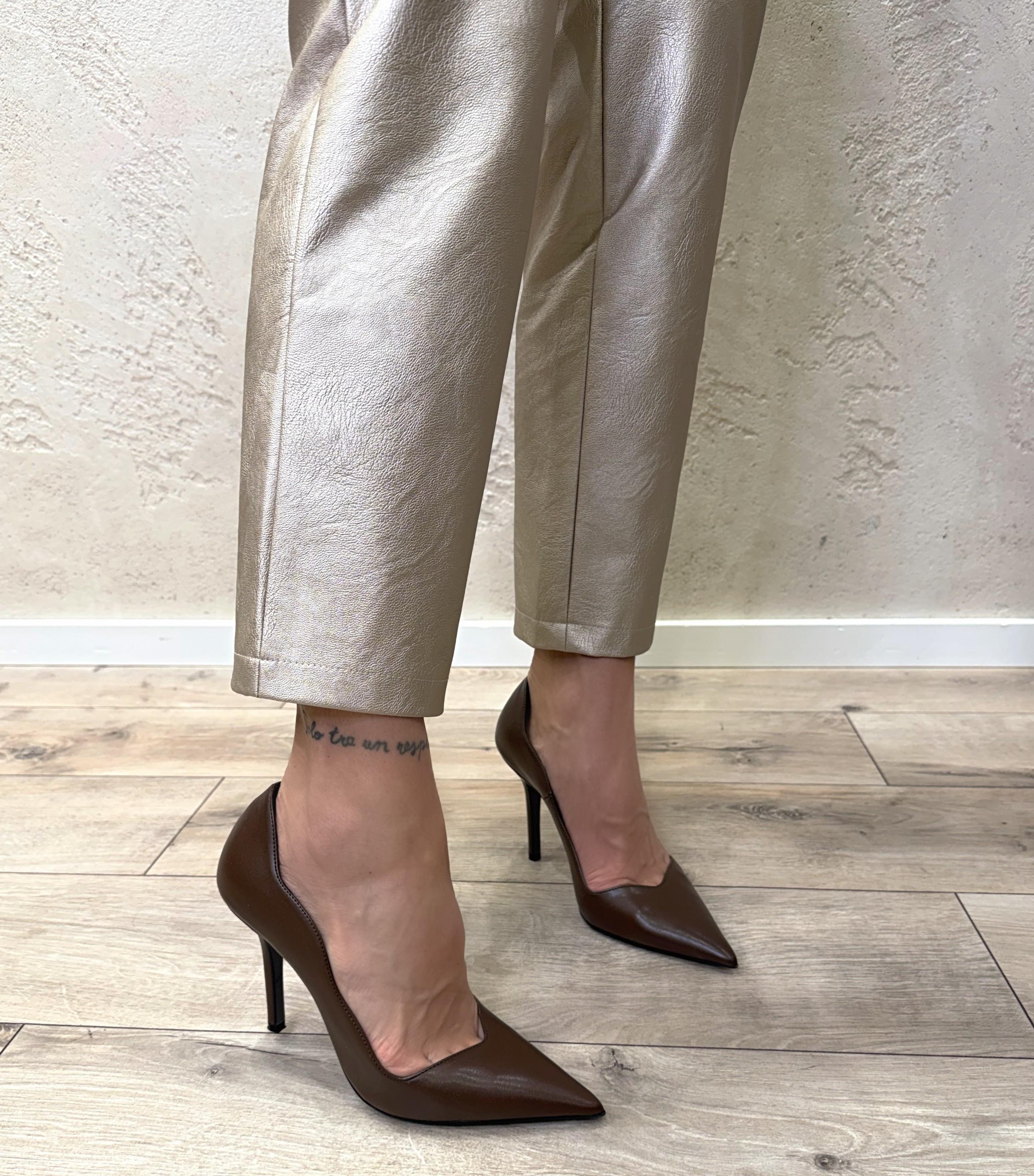 decolletè in vera pelle con dettaglio di profilo a onda 1214 MORO DIVINE FOLLIE