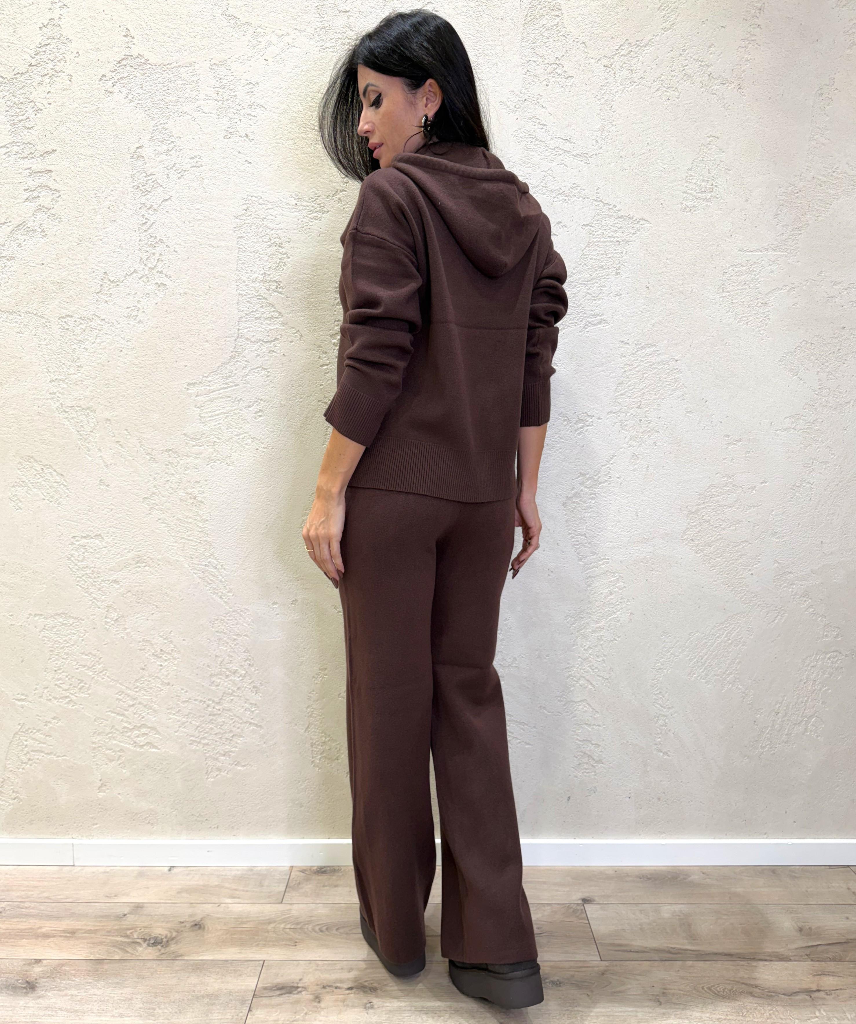 completo in maglia pull con cappuccio e pantalone a gamba larga CMCAP CIOCCOLATO ELEVI