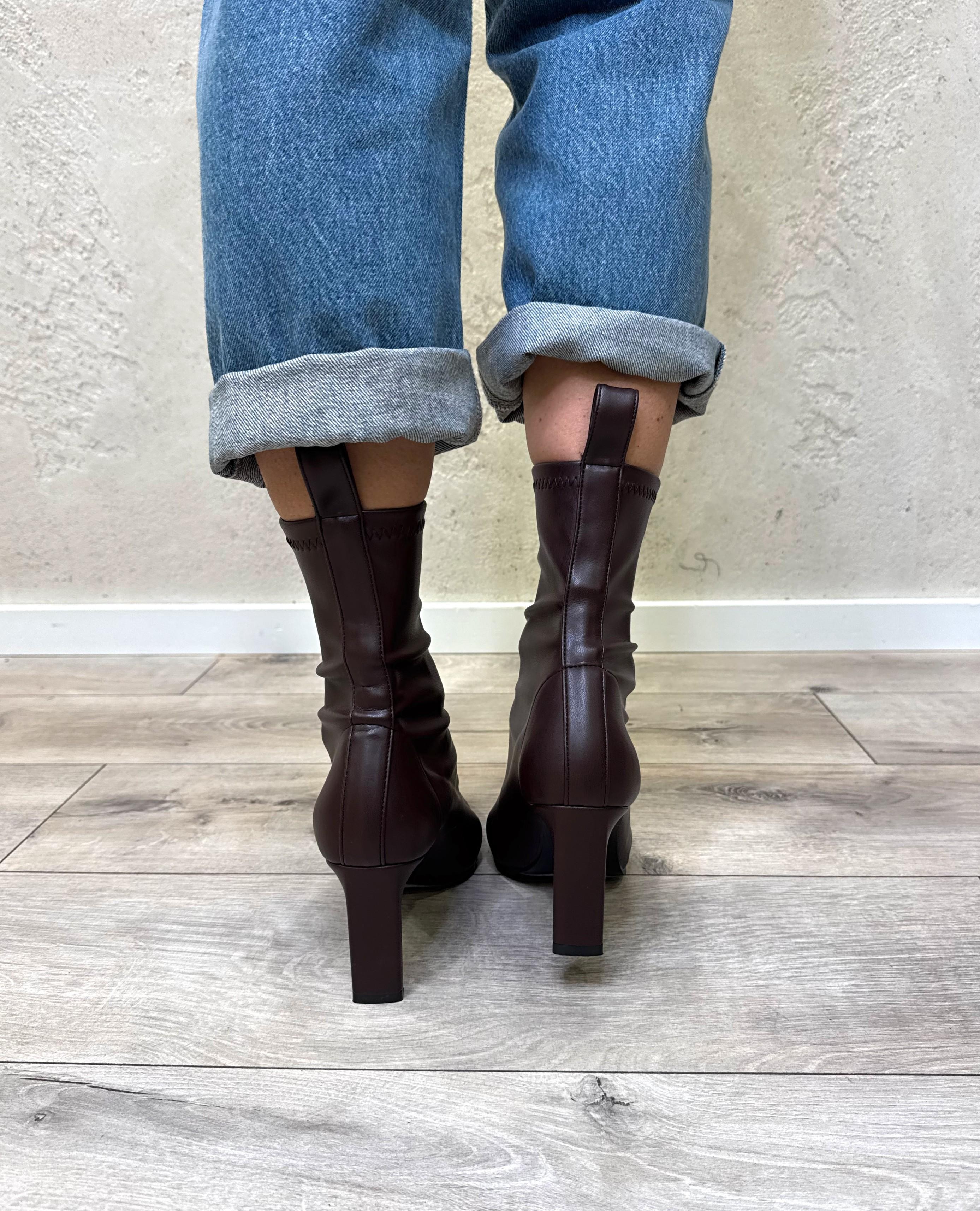 stivaletto a calzino elasticizzato con tacco AC1736 MORO OVYE'