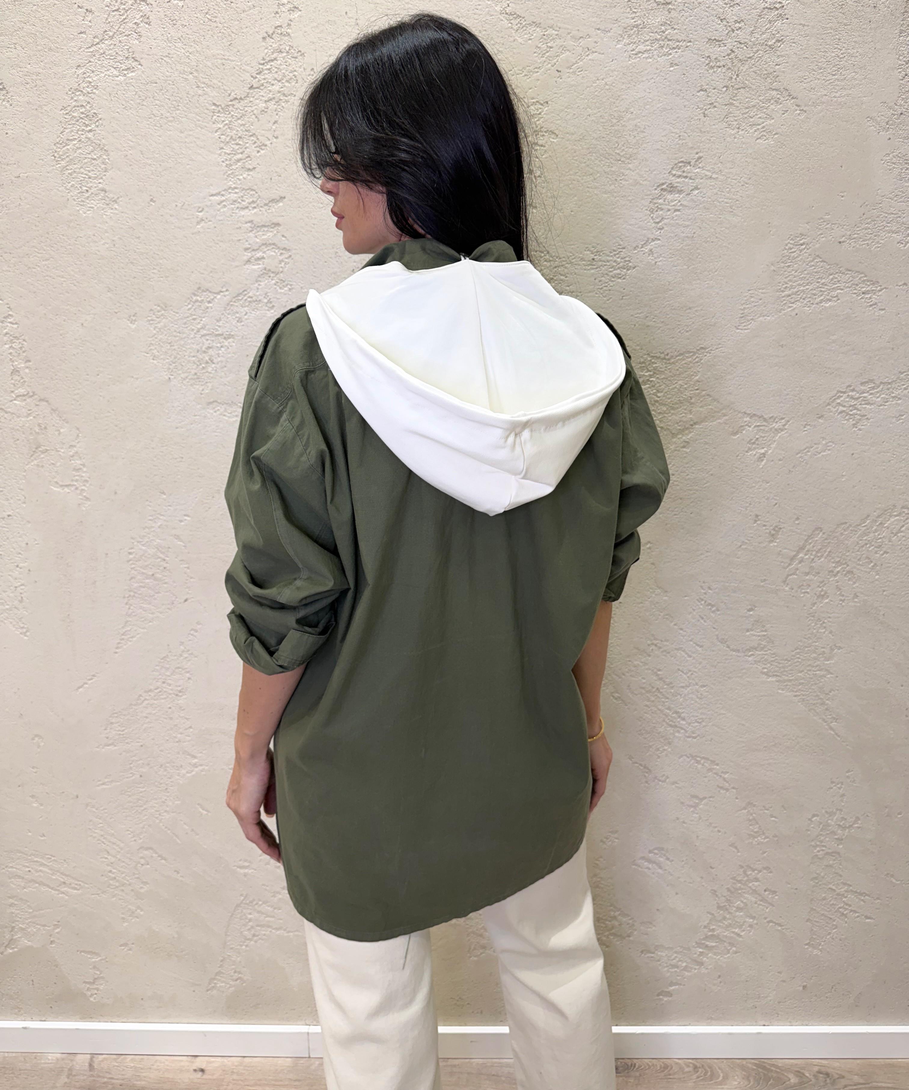 camicia sahariana con patch minnie e cappuccio in felpa 26547 VERDE MILITARE SUSY MIX