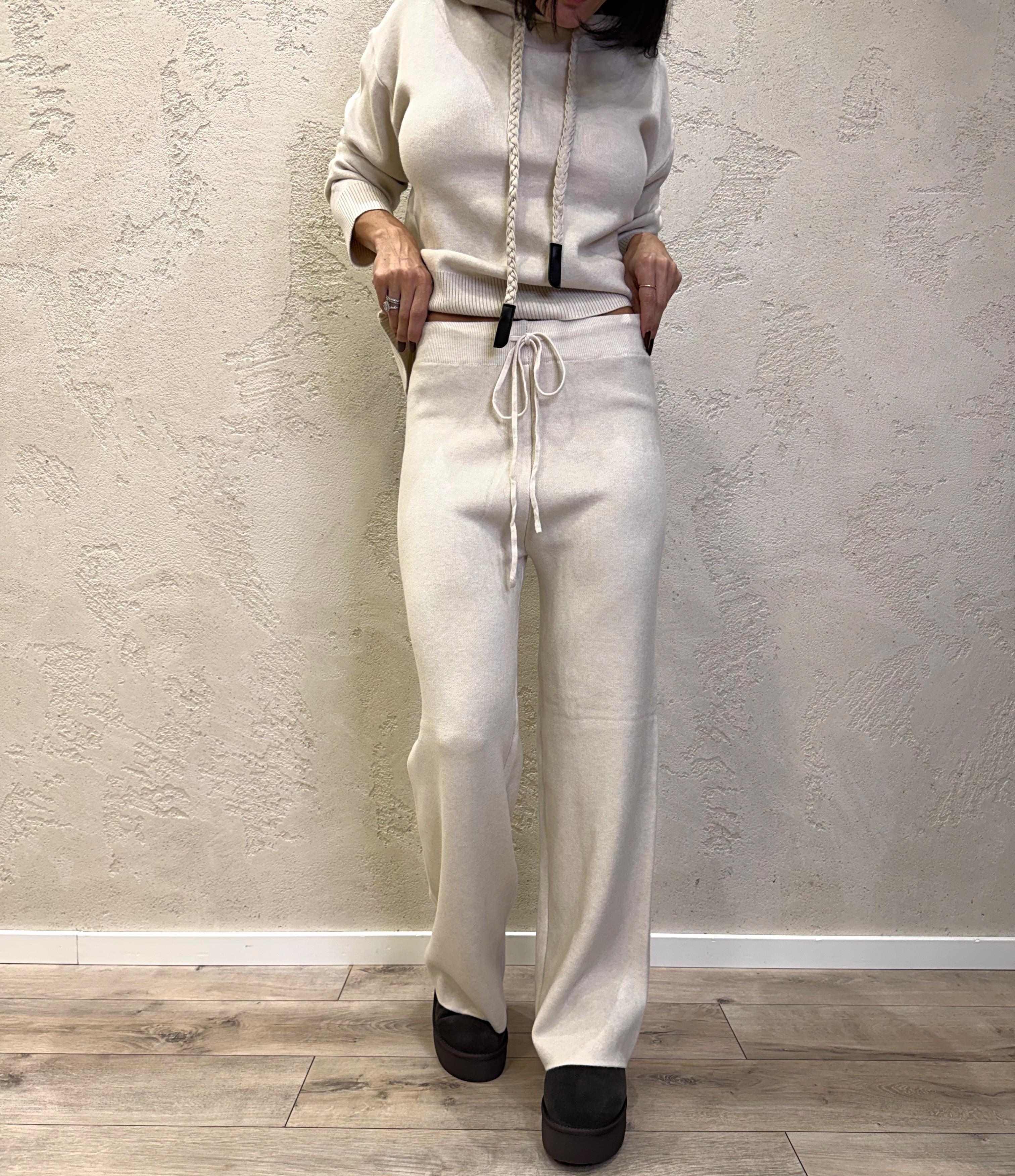 completo in maglia pull con cappuccio e pantalone a gamba larga CMCAP BEIGE ELEVI