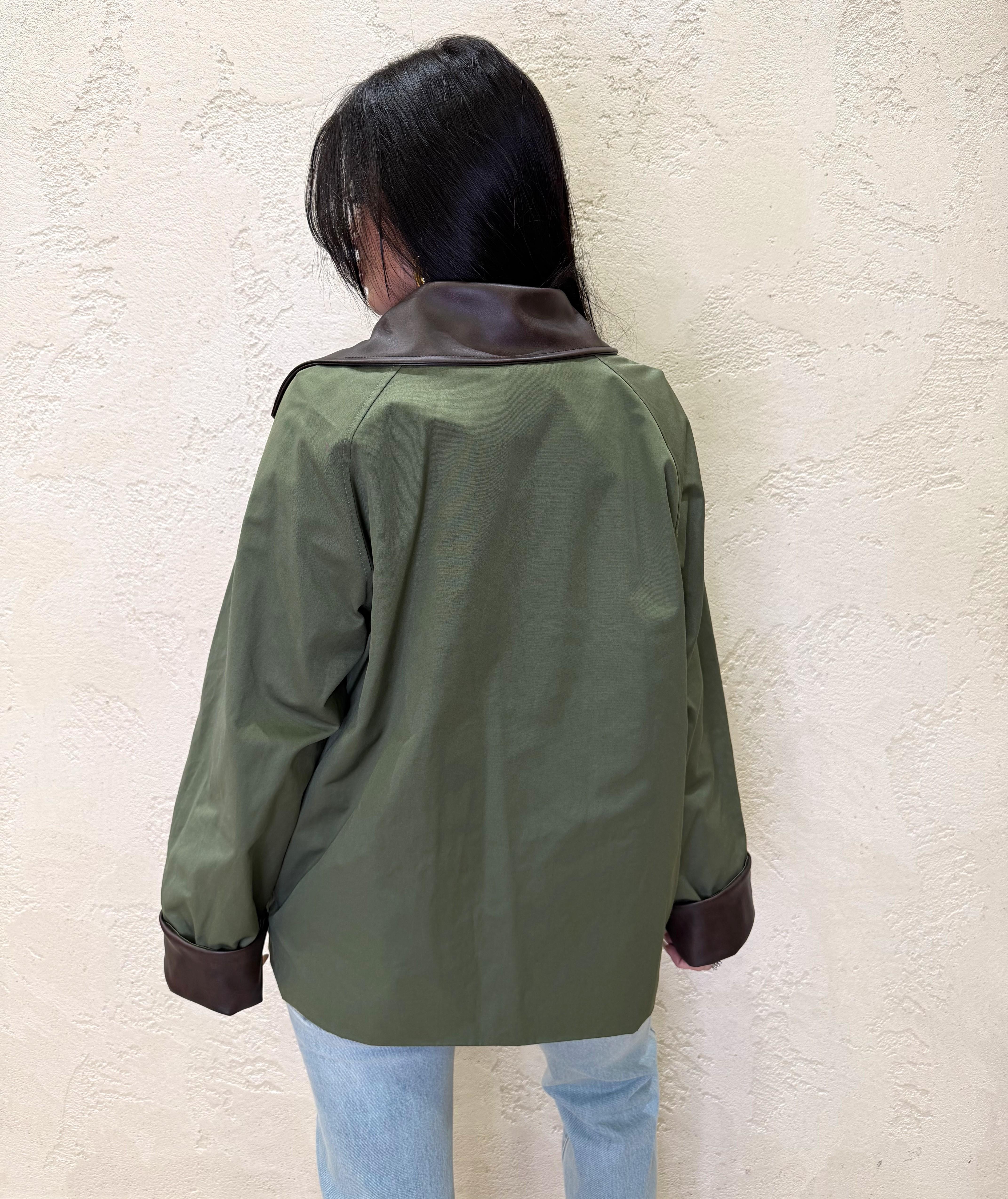 trench corto con colletto e polsini in ecopelle TAB0950 MILITARE VICOLO