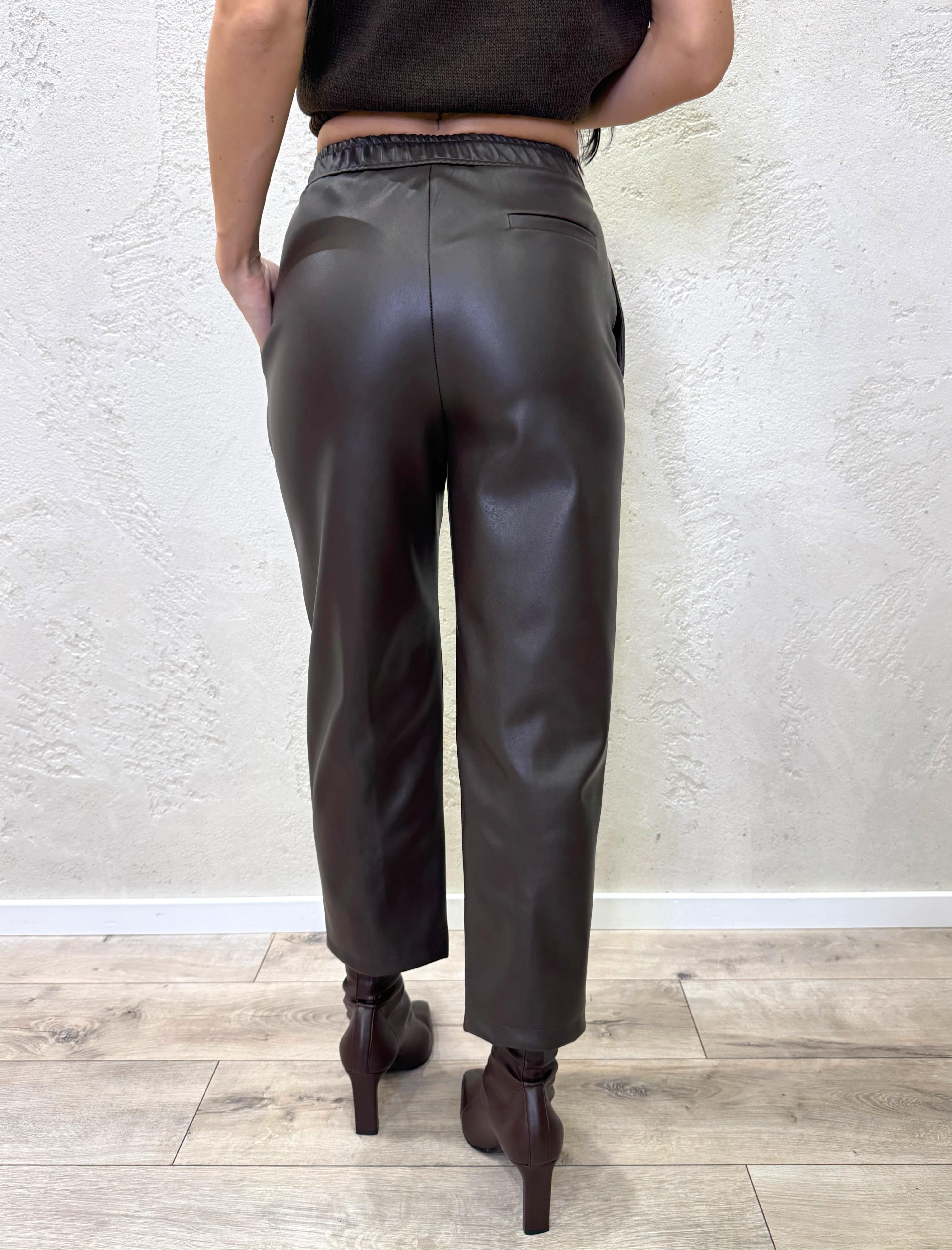 pantalone carrot fit in ecopelle TF1679 MORO VICOLO