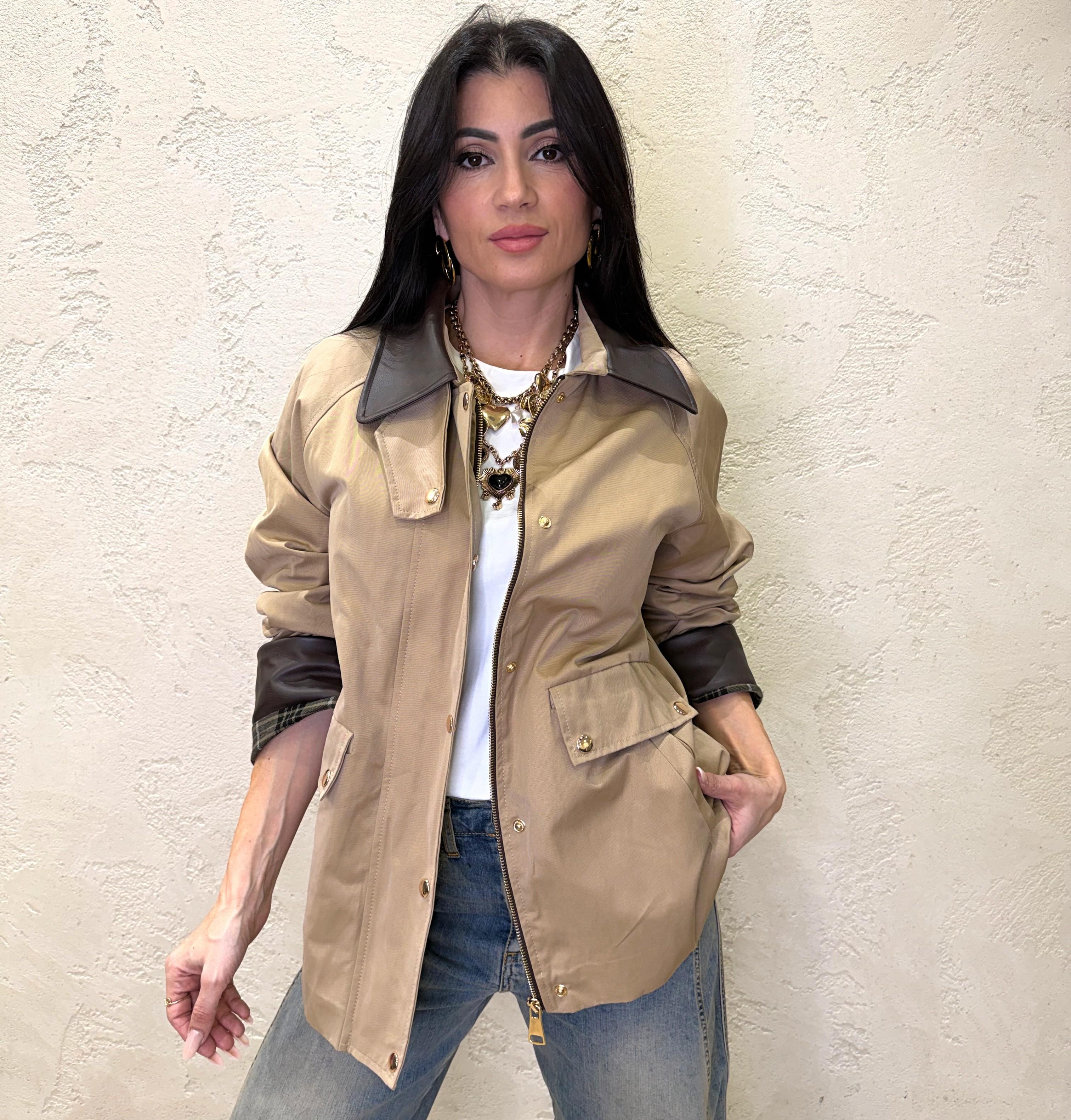 trench corto con colletto e polsini in ecopelle TAB0950 BEIGE VICOLO