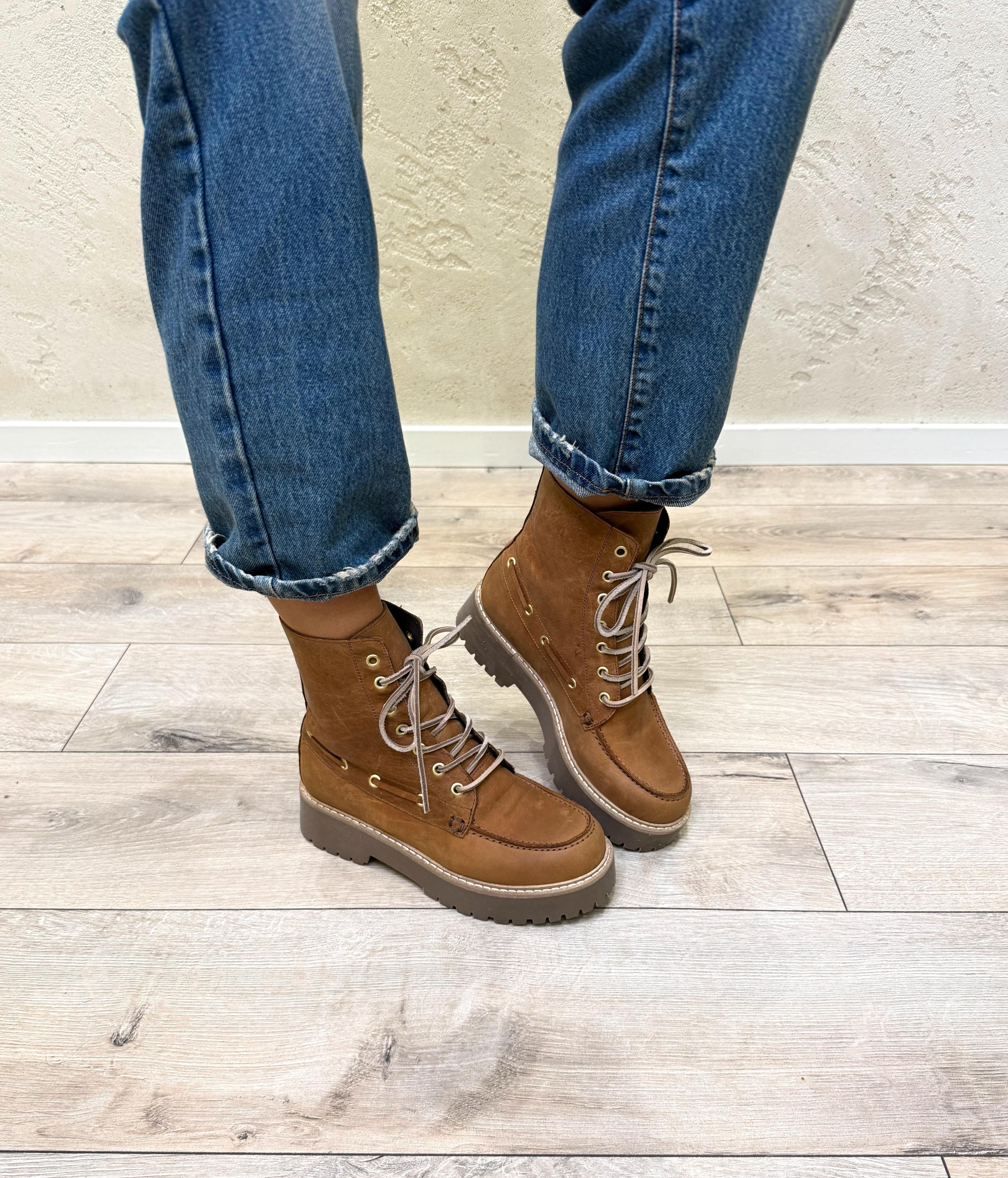 Stivaletto stringato in pelle SM17 CUOIO OVYE'