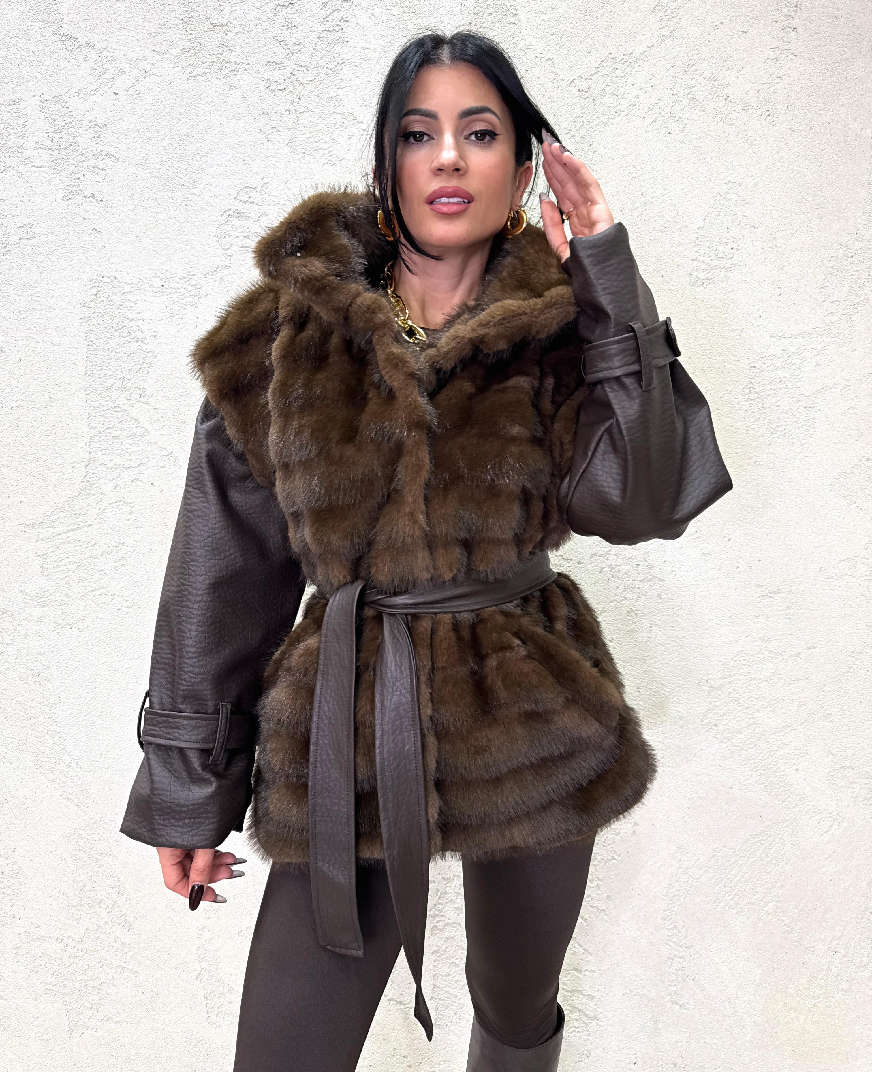 giacca in ecopelle con inserto in ecopelliccia simil visone GG840 MORO TENSIONE IN