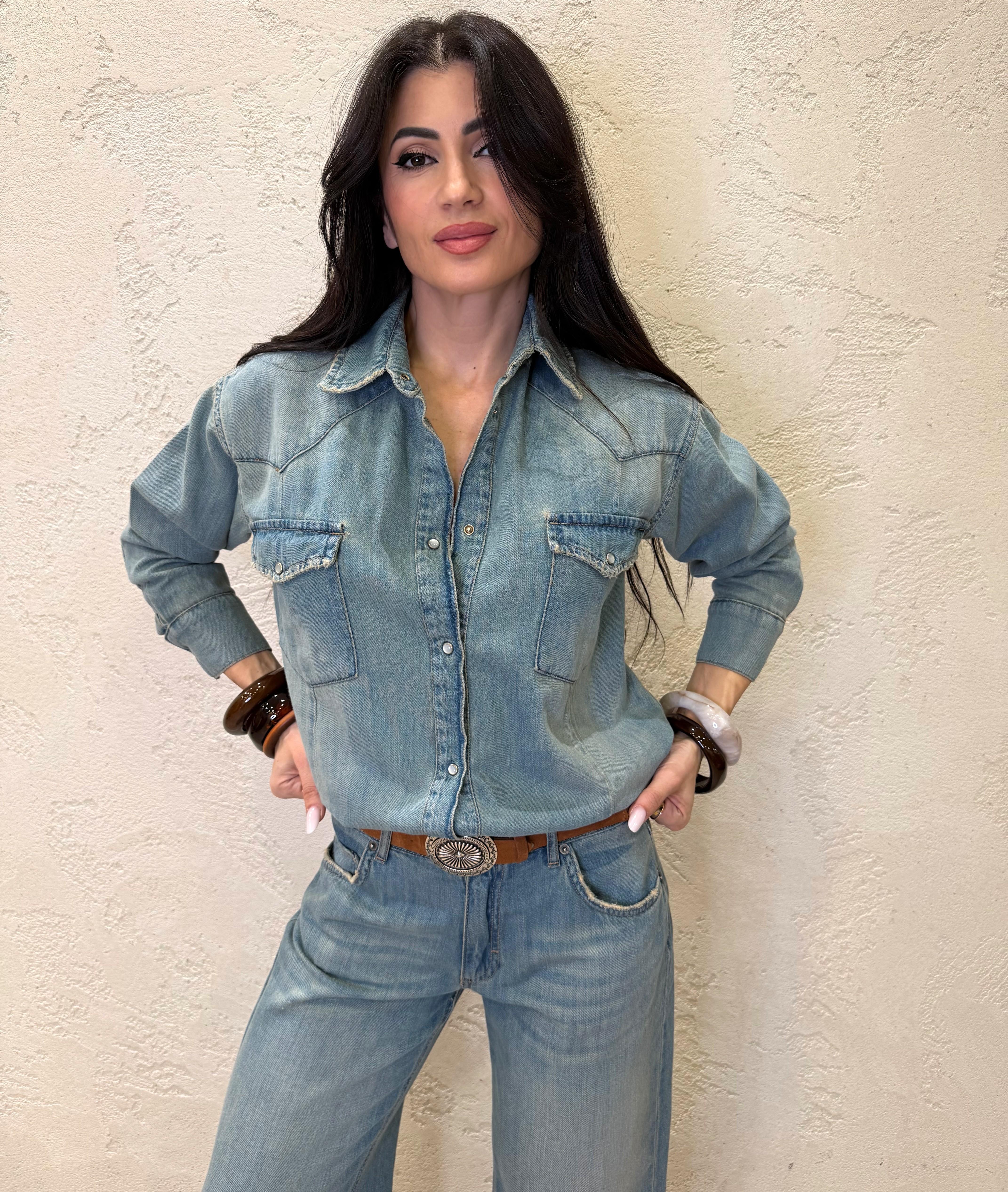 camicia ampia in jeans con orli rovinati DAB5308 THE VICOLO