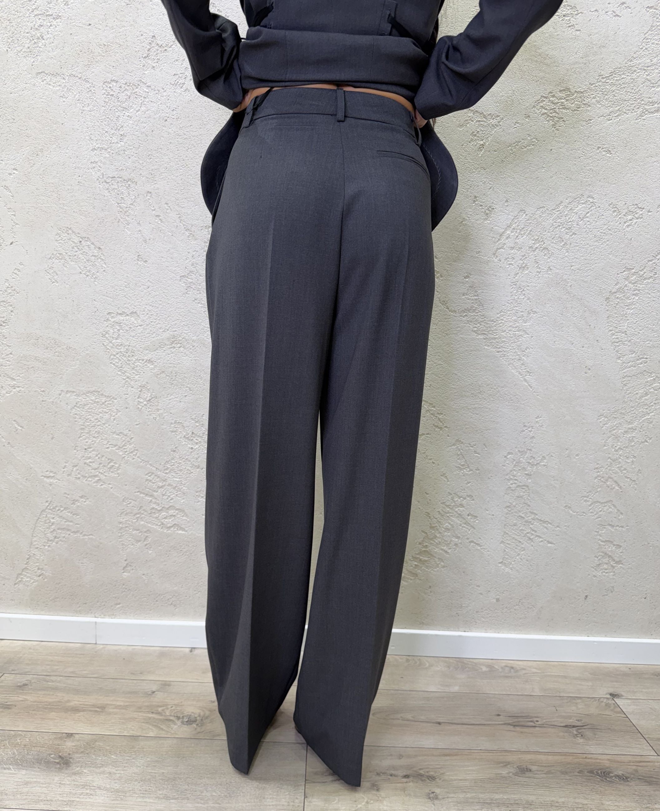 Pantalone sartoriale con pences