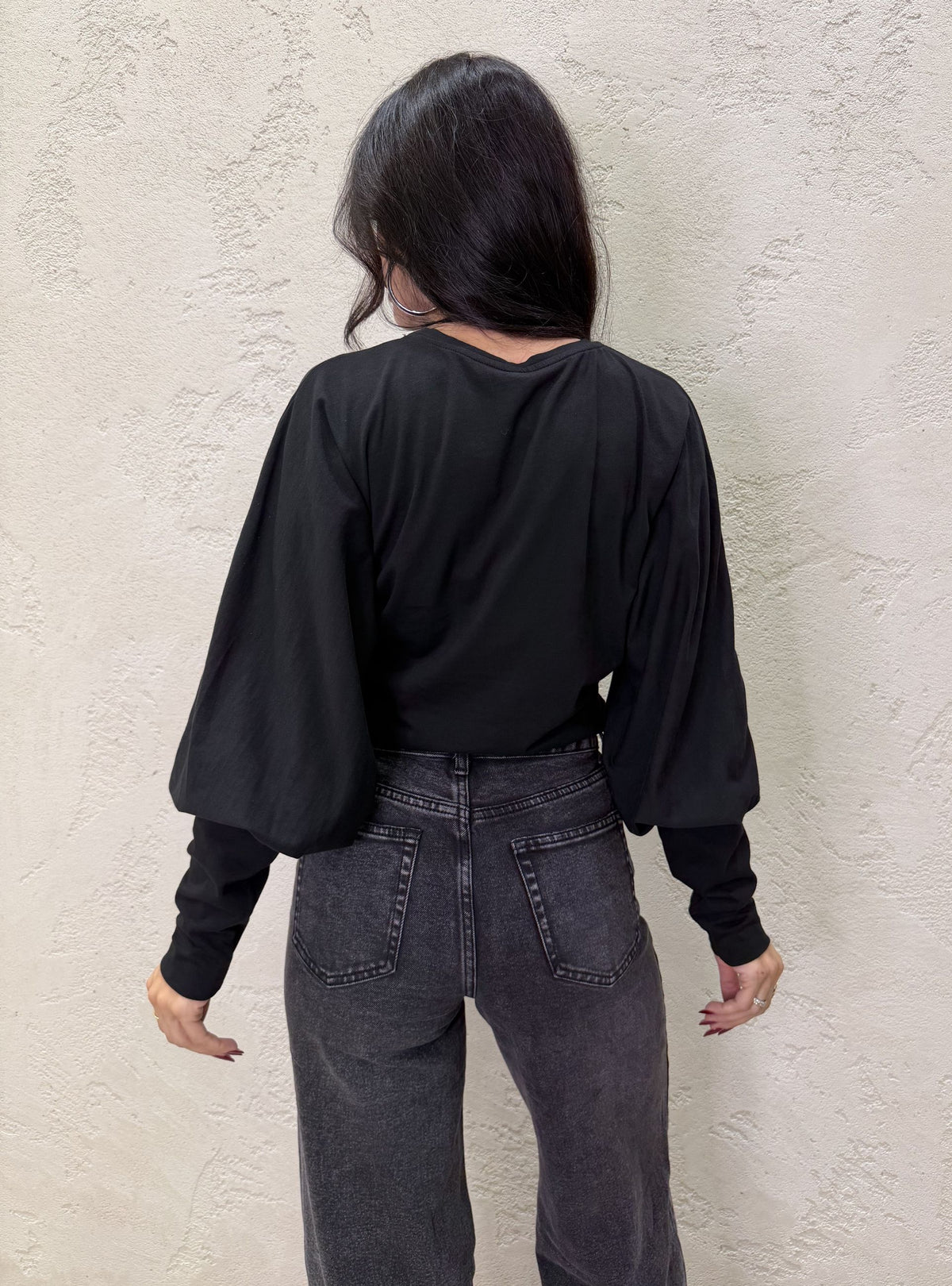 Maglia a manica lunga con nodo laterale