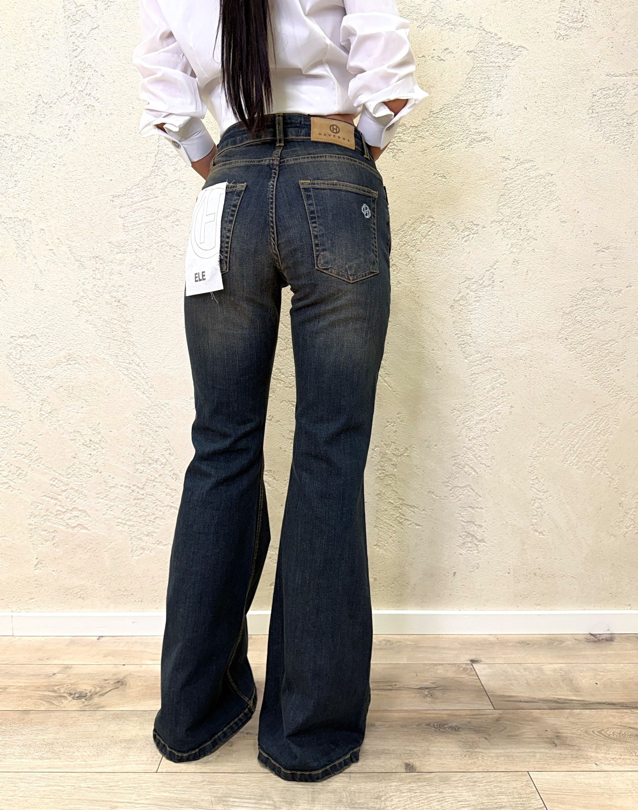 Jeans modello Ele a zampa
